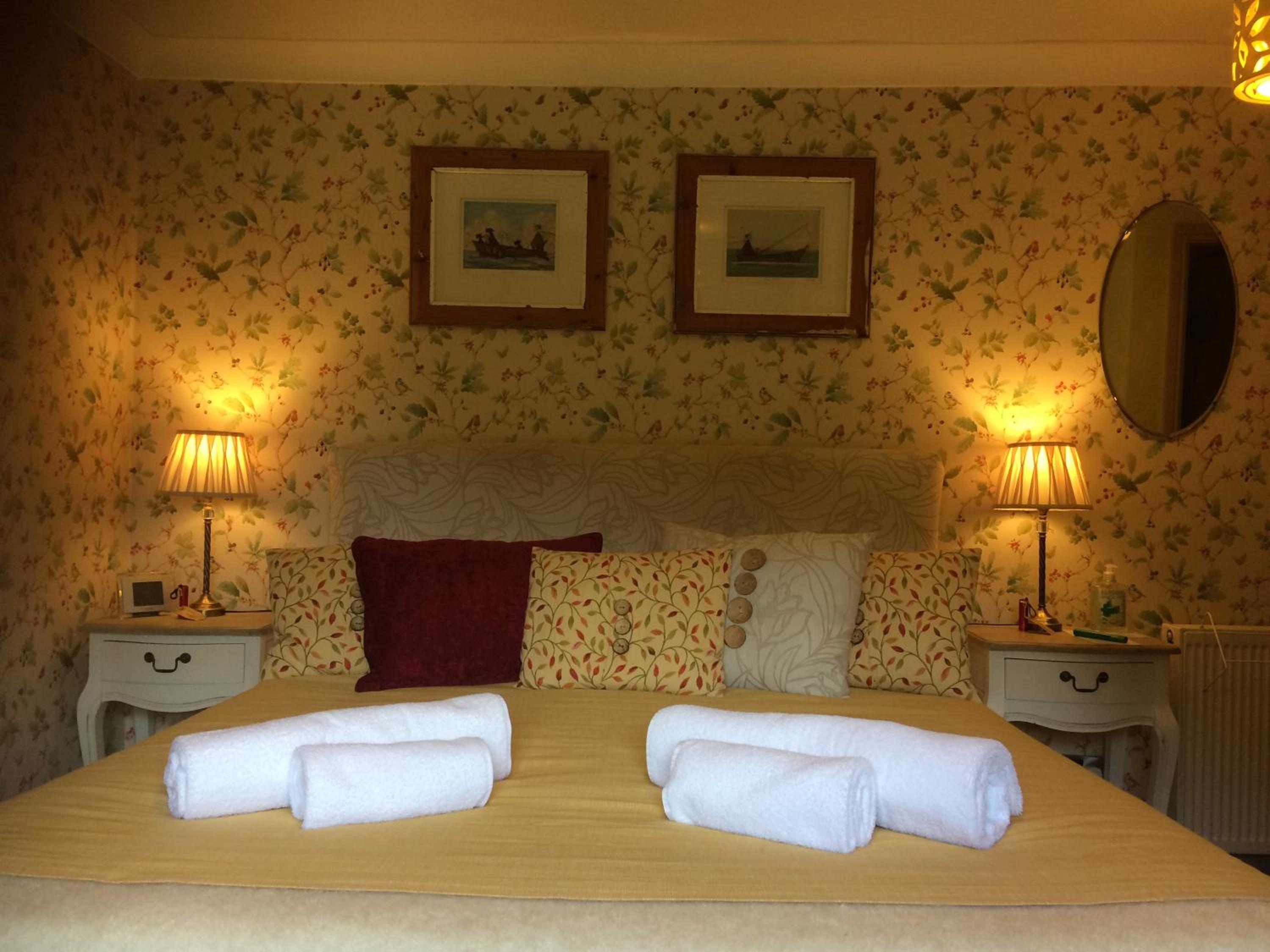 Queen Room photo 1