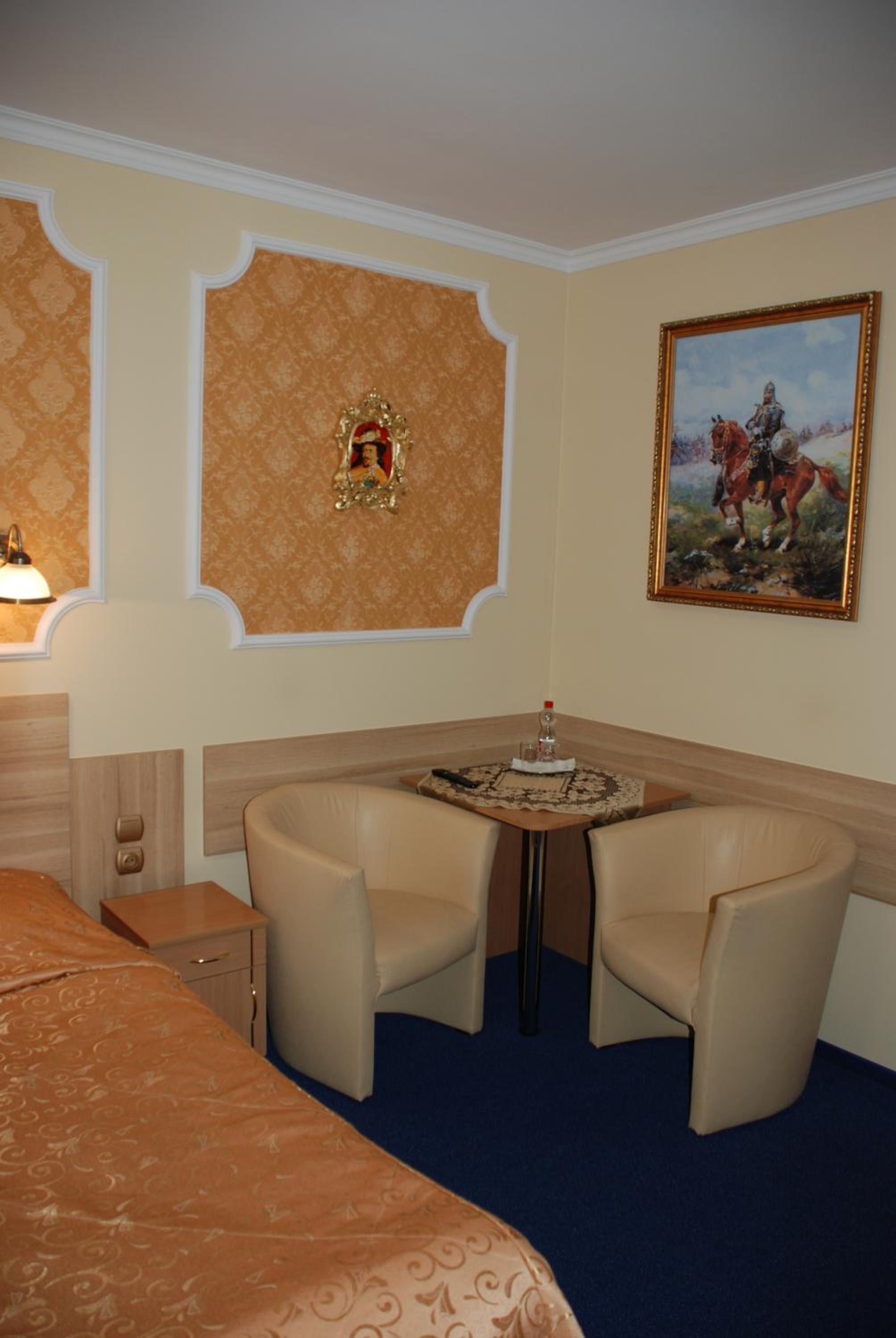 Double or Twin Room - Photo 4