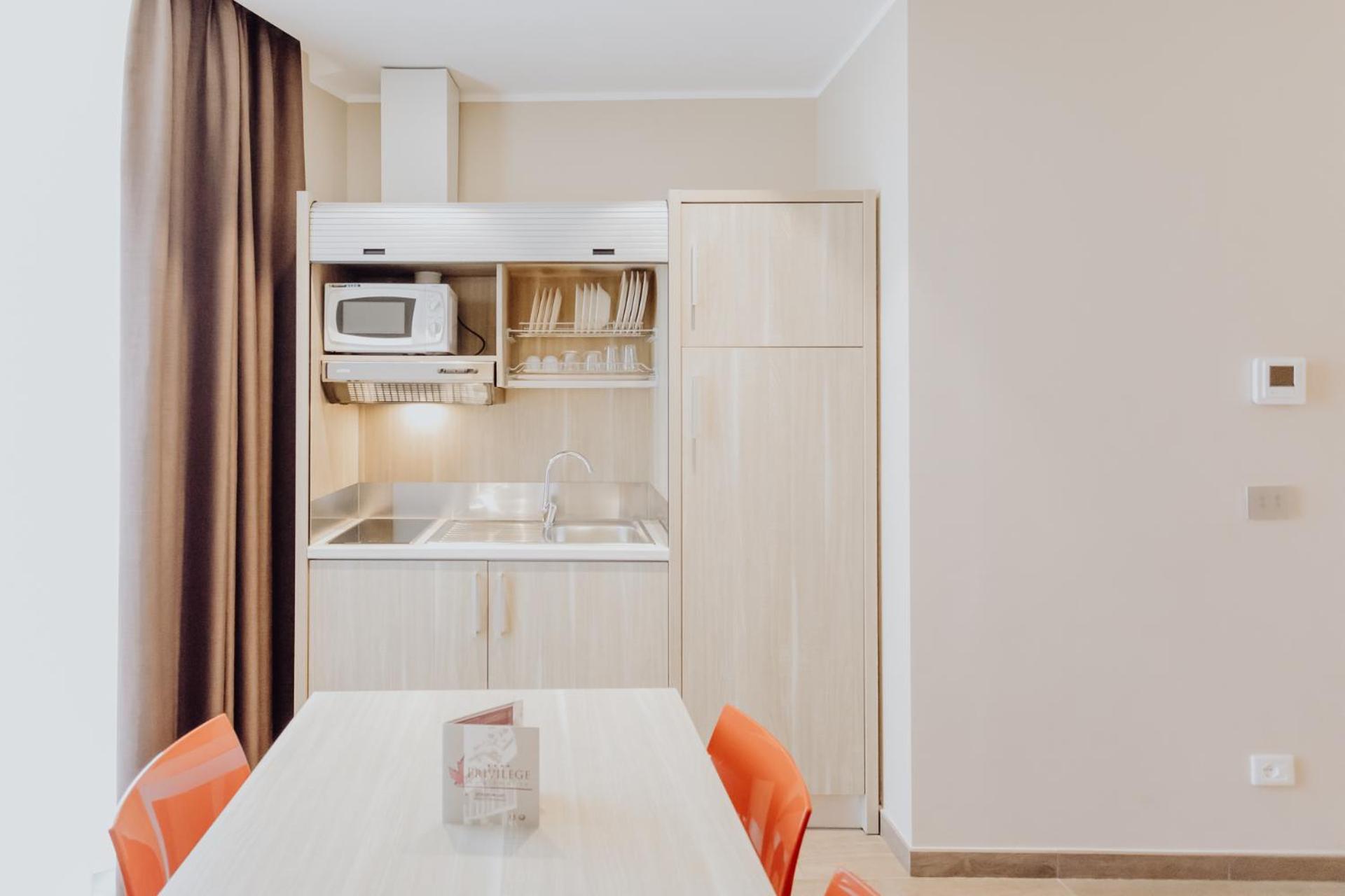 Classic One-Bedroom Apartment (3 Adults) photo 2