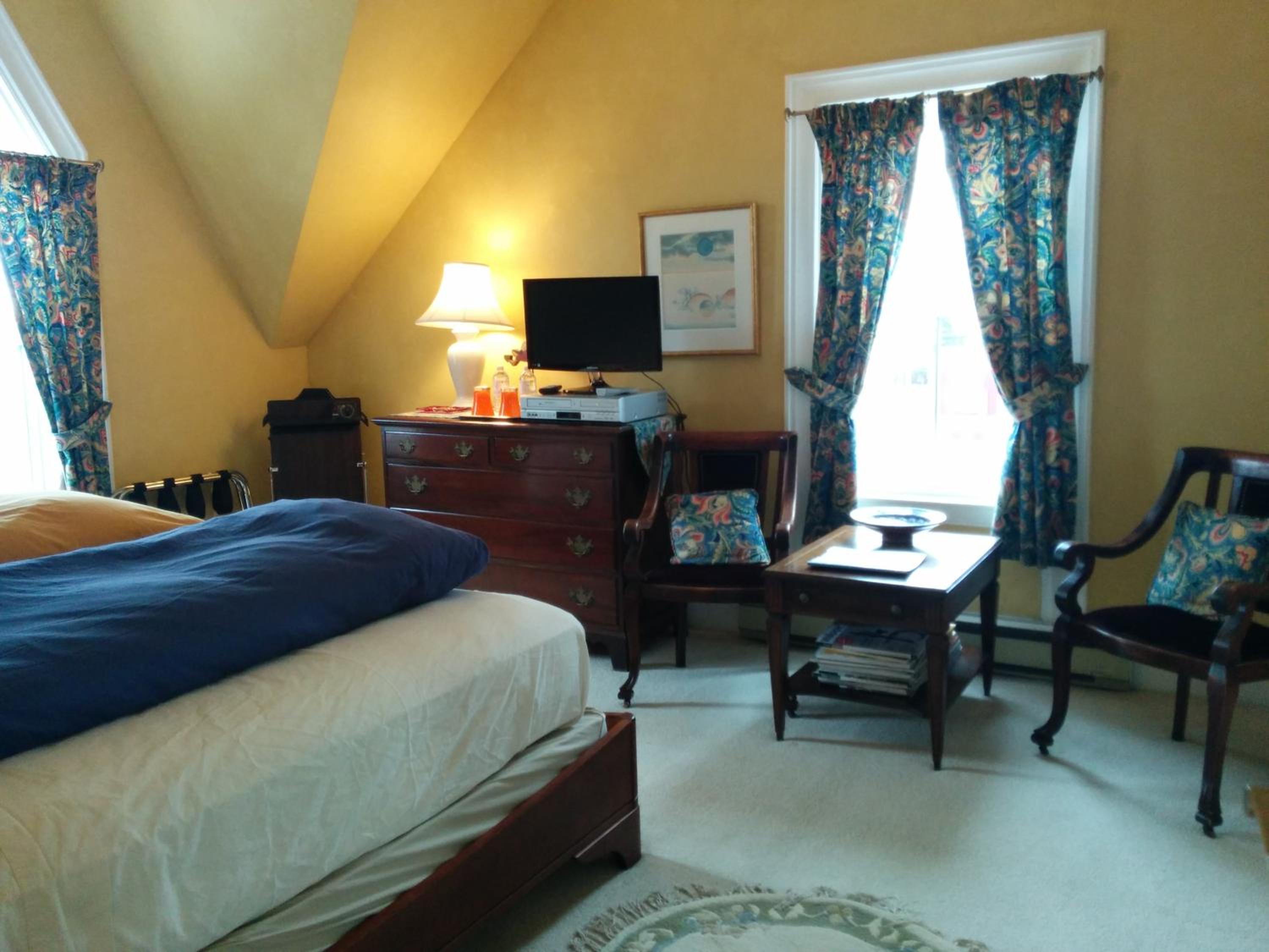 King Room with Private Bathroom photo 2