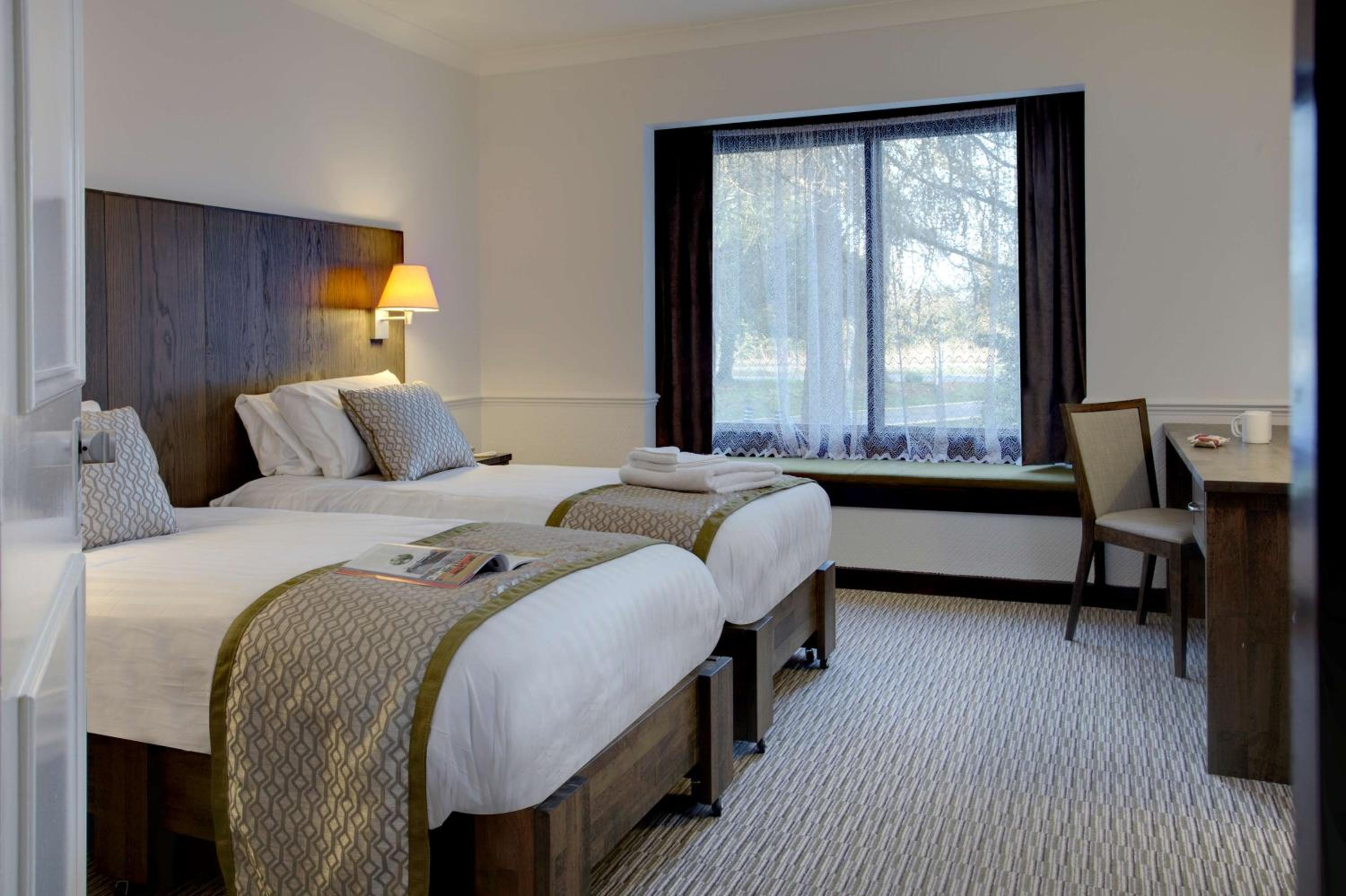 Standard Twin Room - Non-Smoking - Photo 2