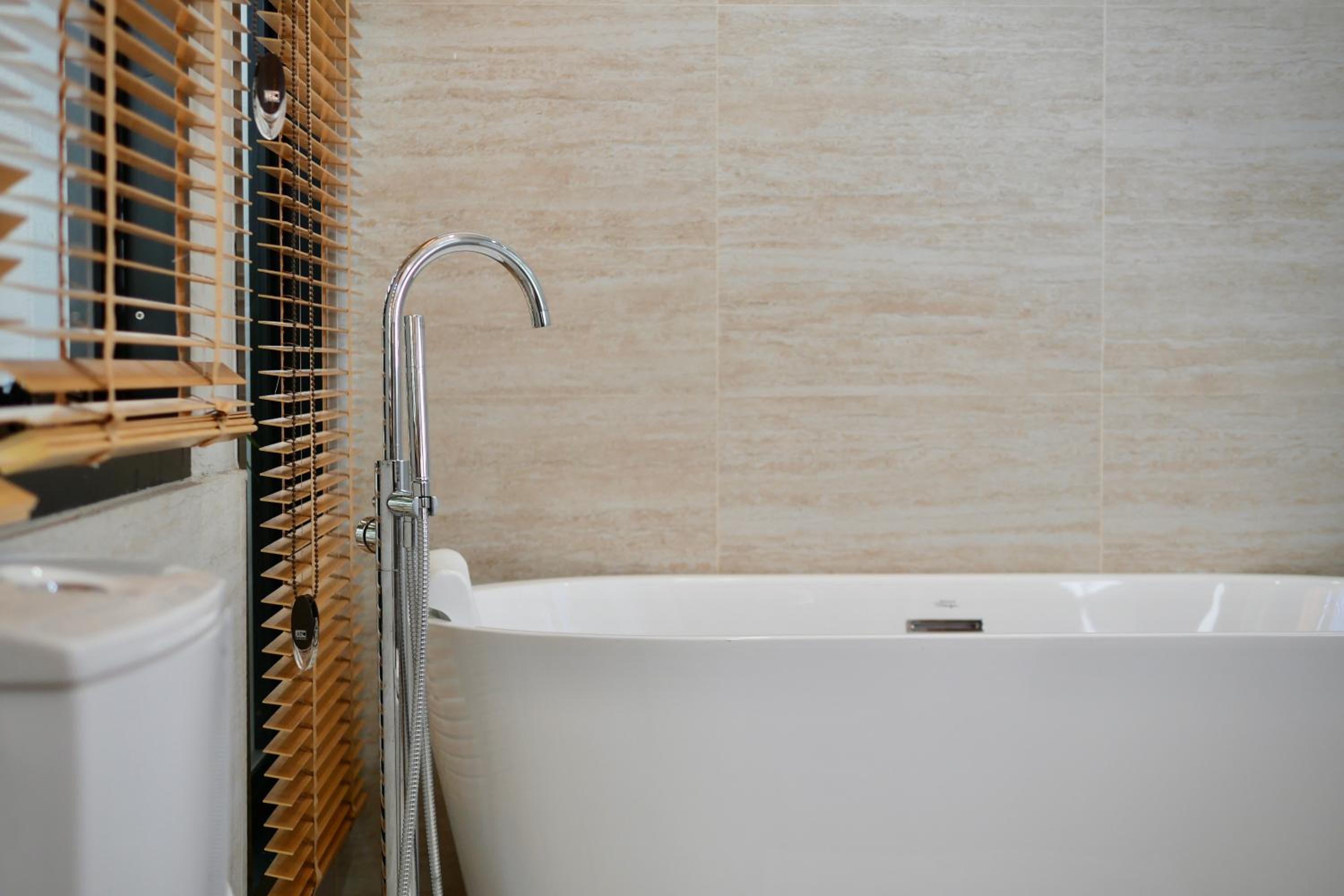 Deluxe Double Room with Bath - Photo 2