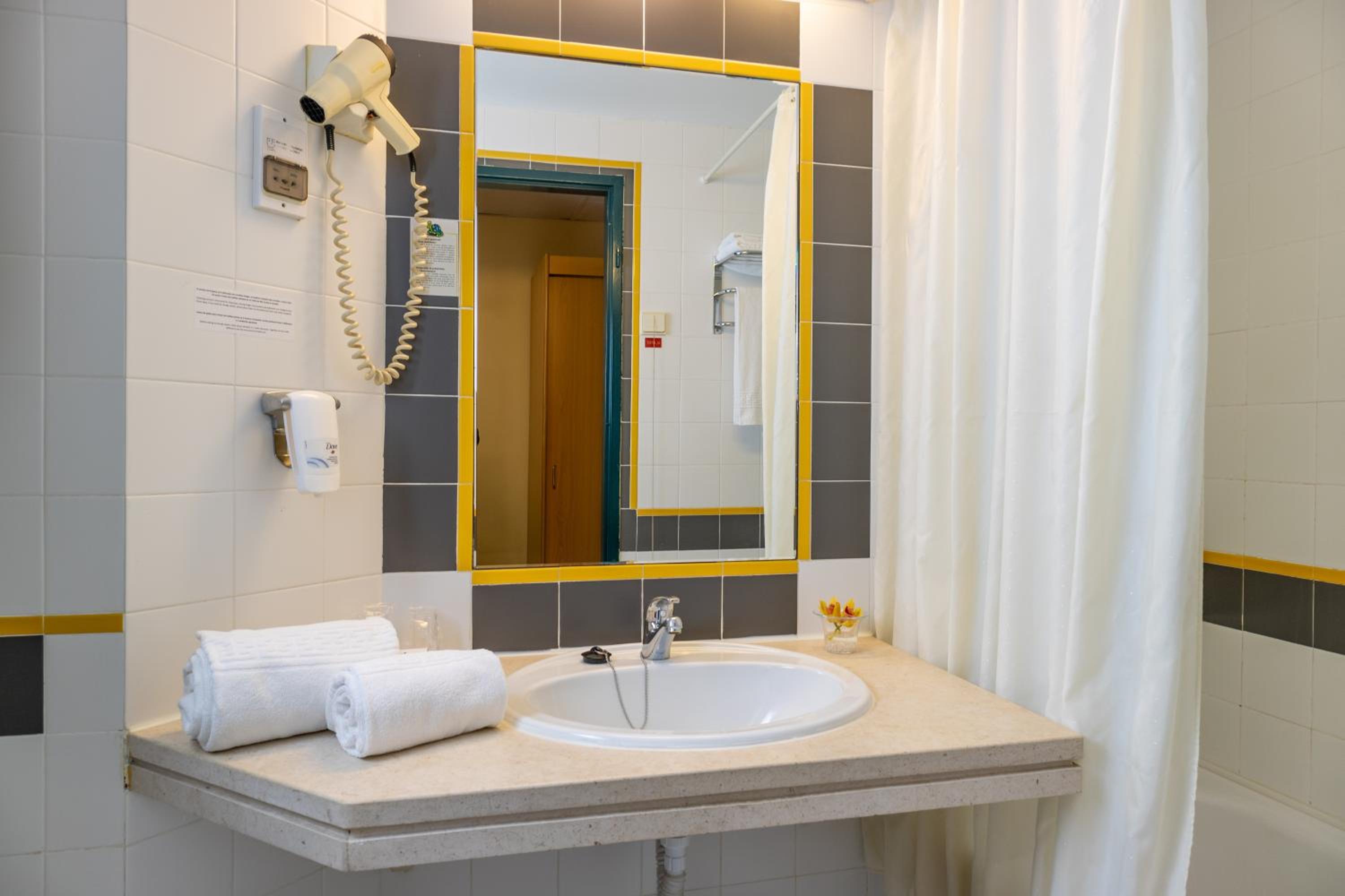 Double Room - Photo 4
