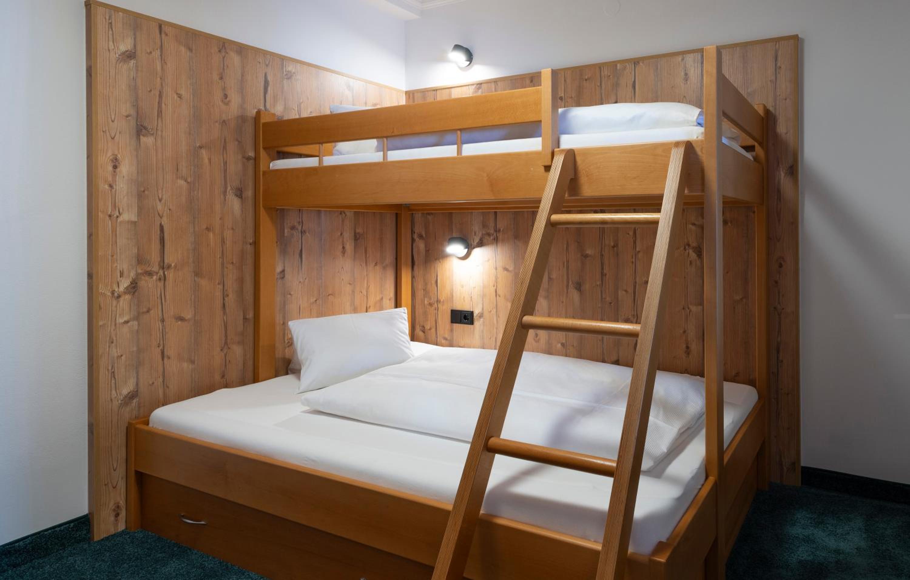Deluxe Junior Suite photo 3