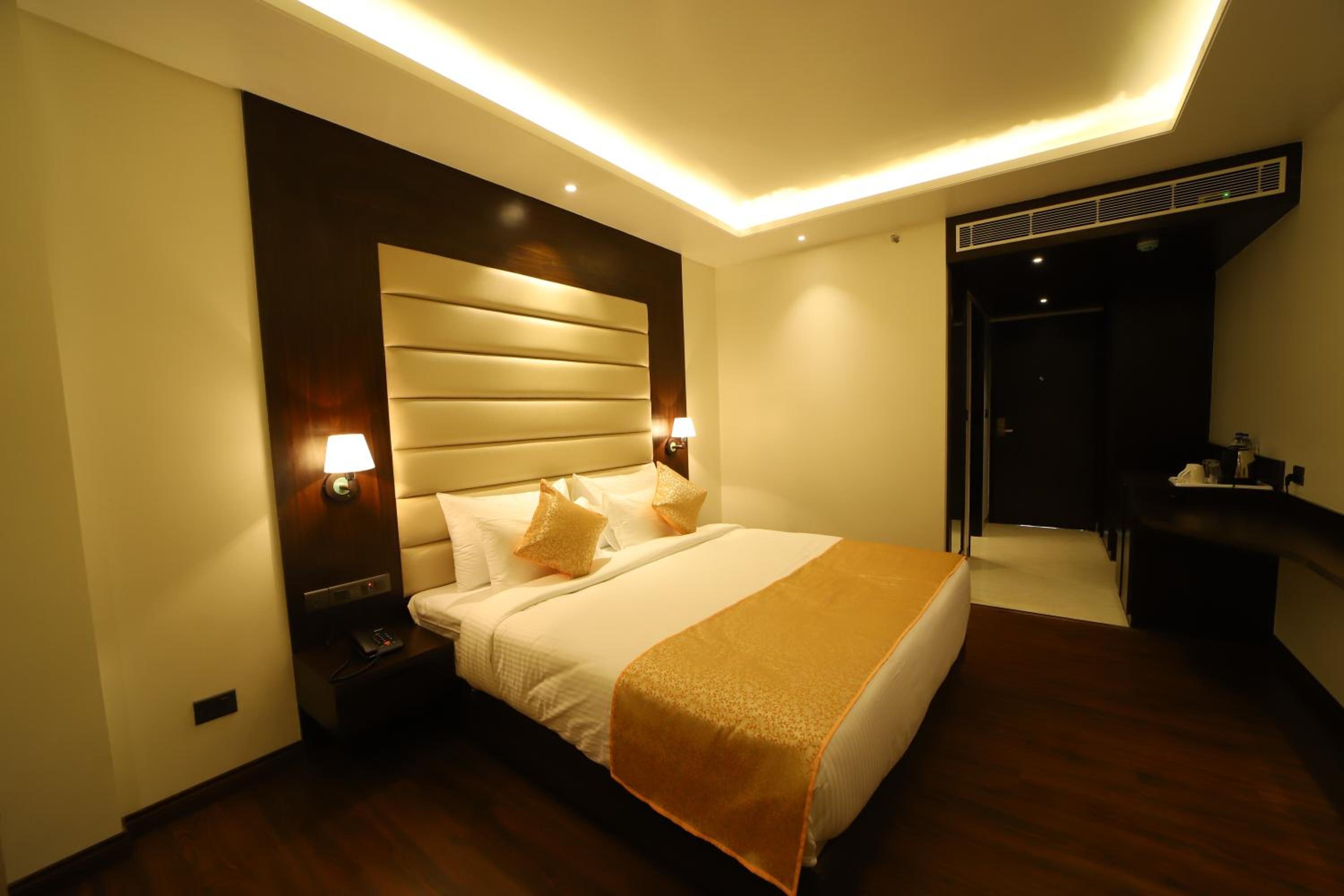 Deluxe Room - Photo 5