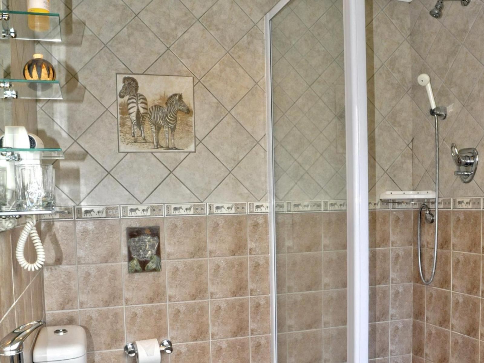 Deluxe Queen Room - Photo 10