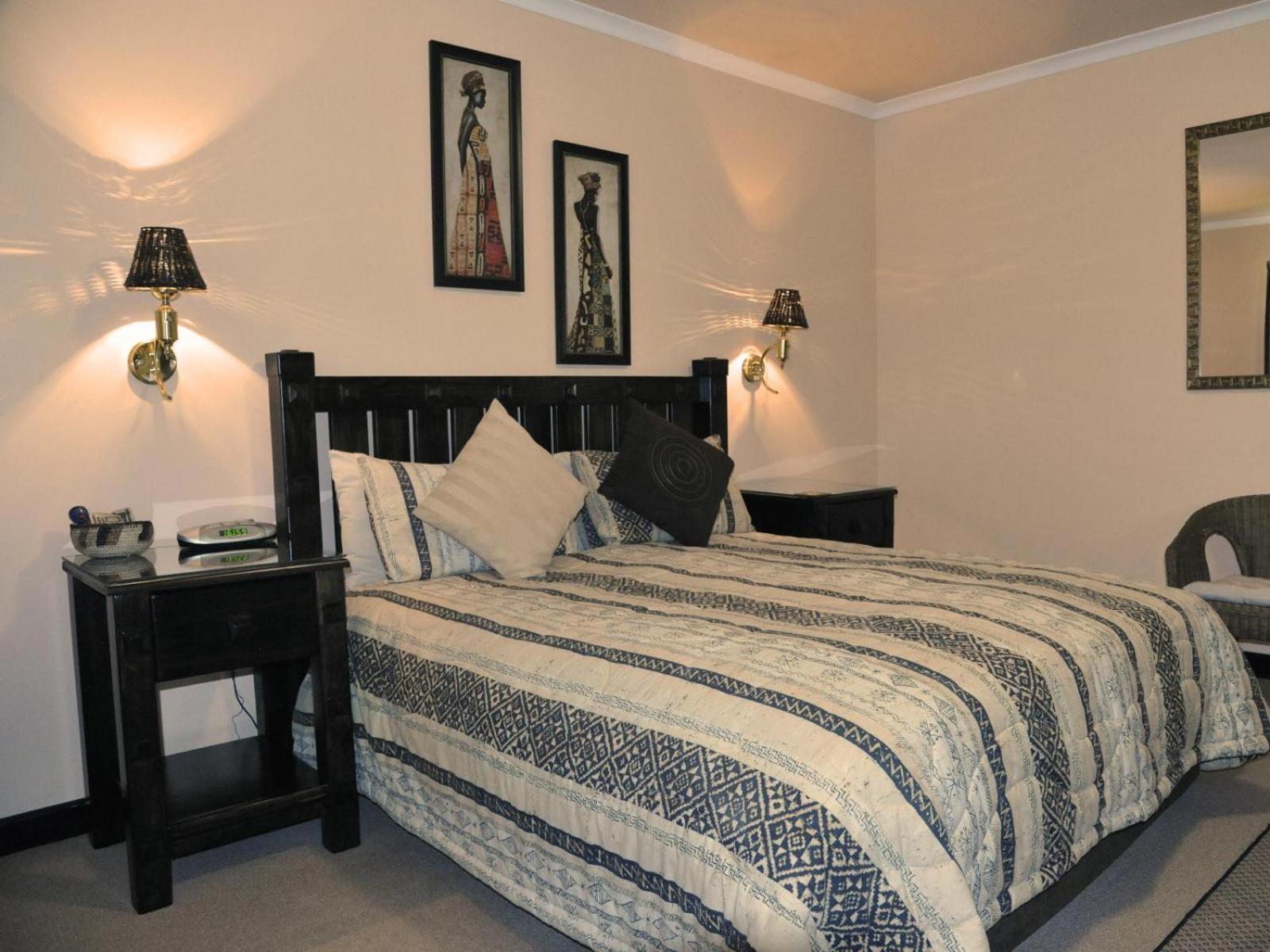Deluxe Queen Room - Photo 8