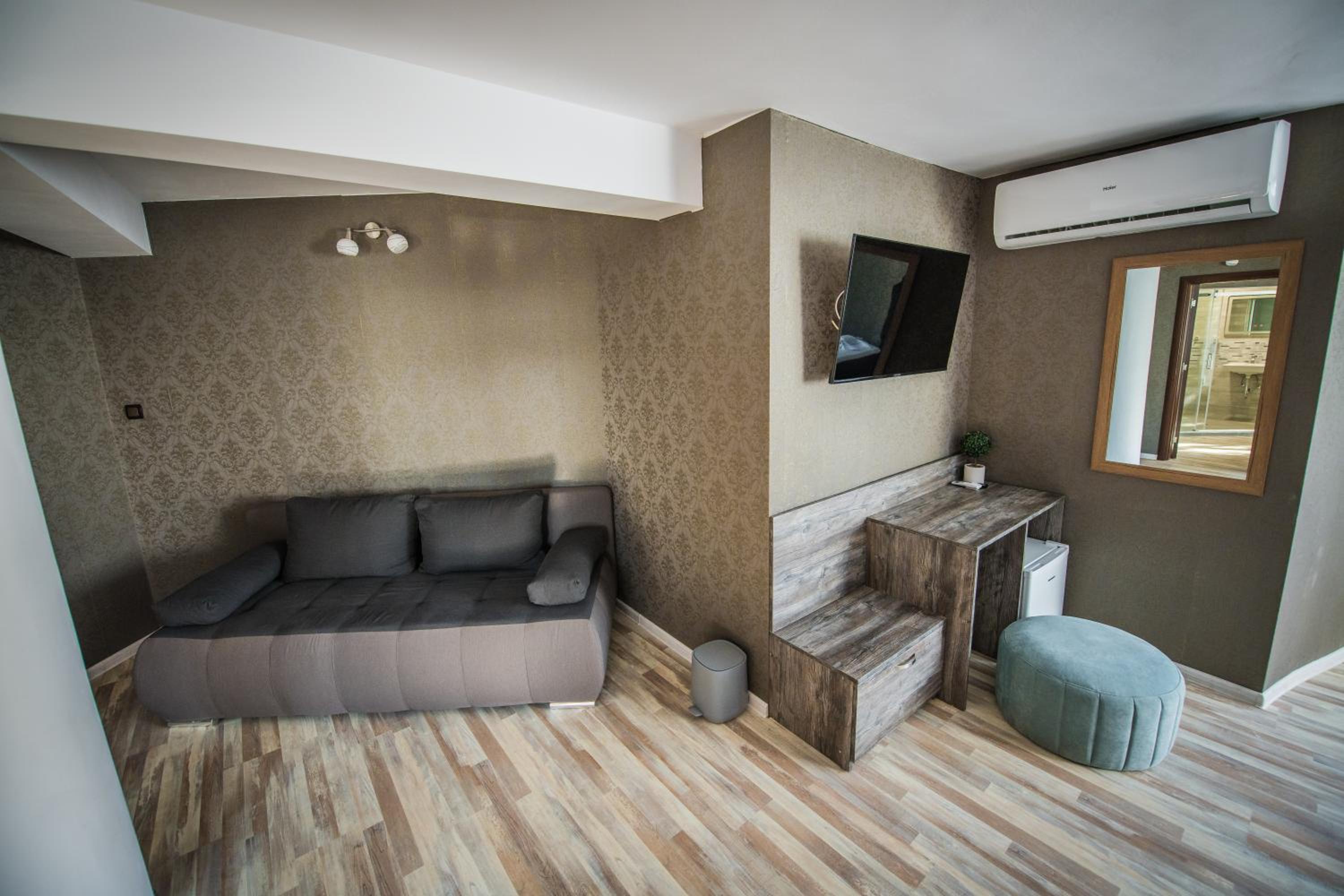 Deluxe Apartment - Photo 9