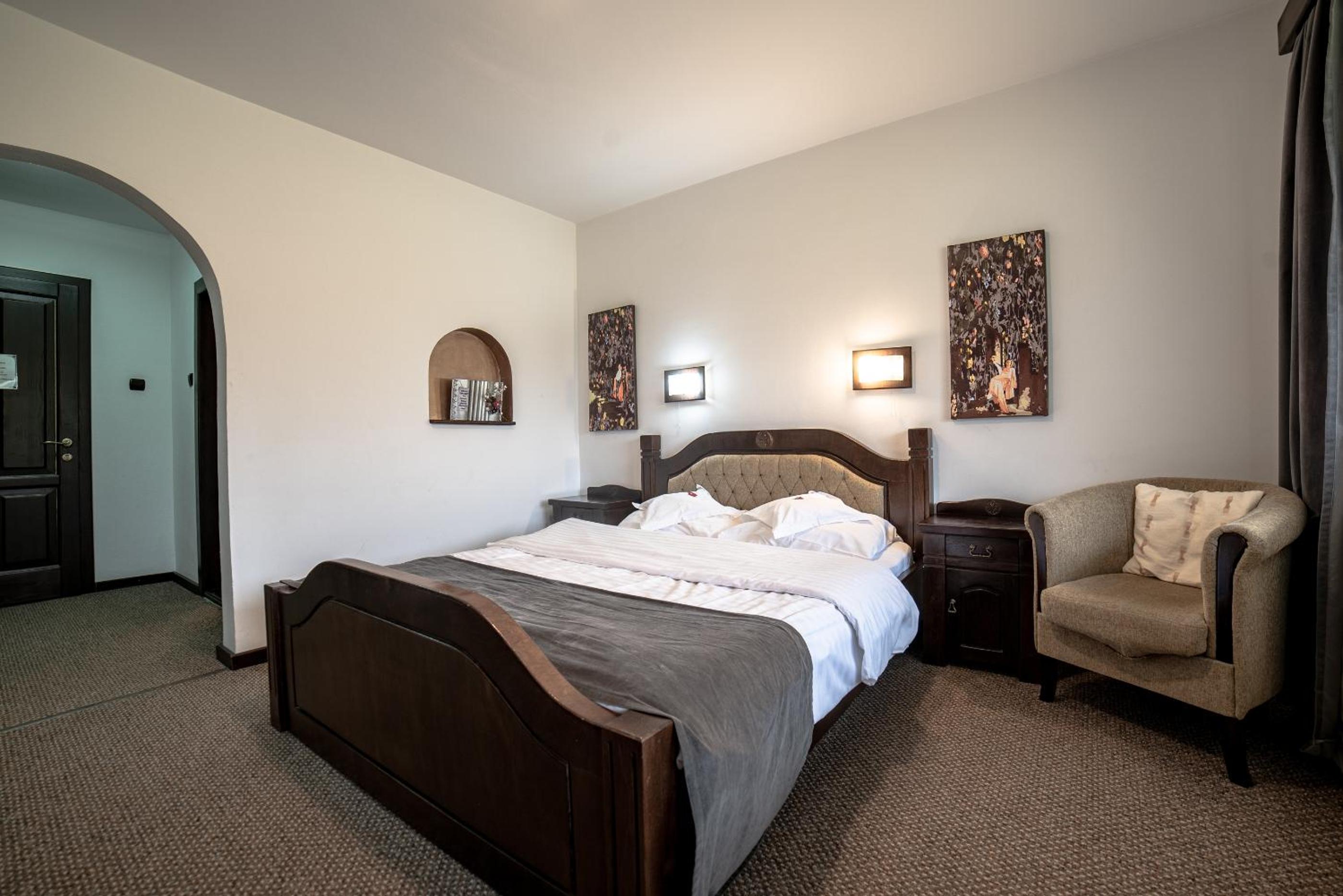Double Room with Balcony and Castle View photo 3