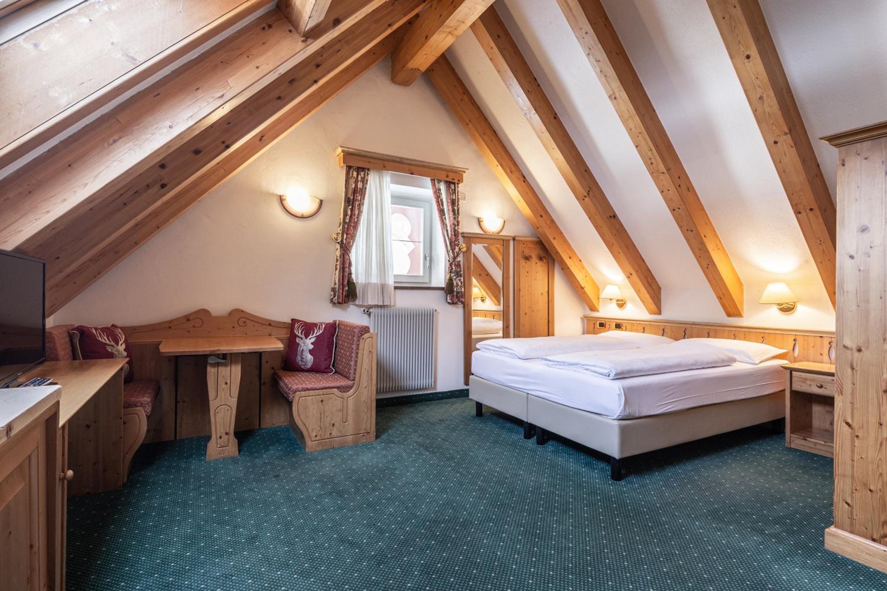 Suite - Photo 3