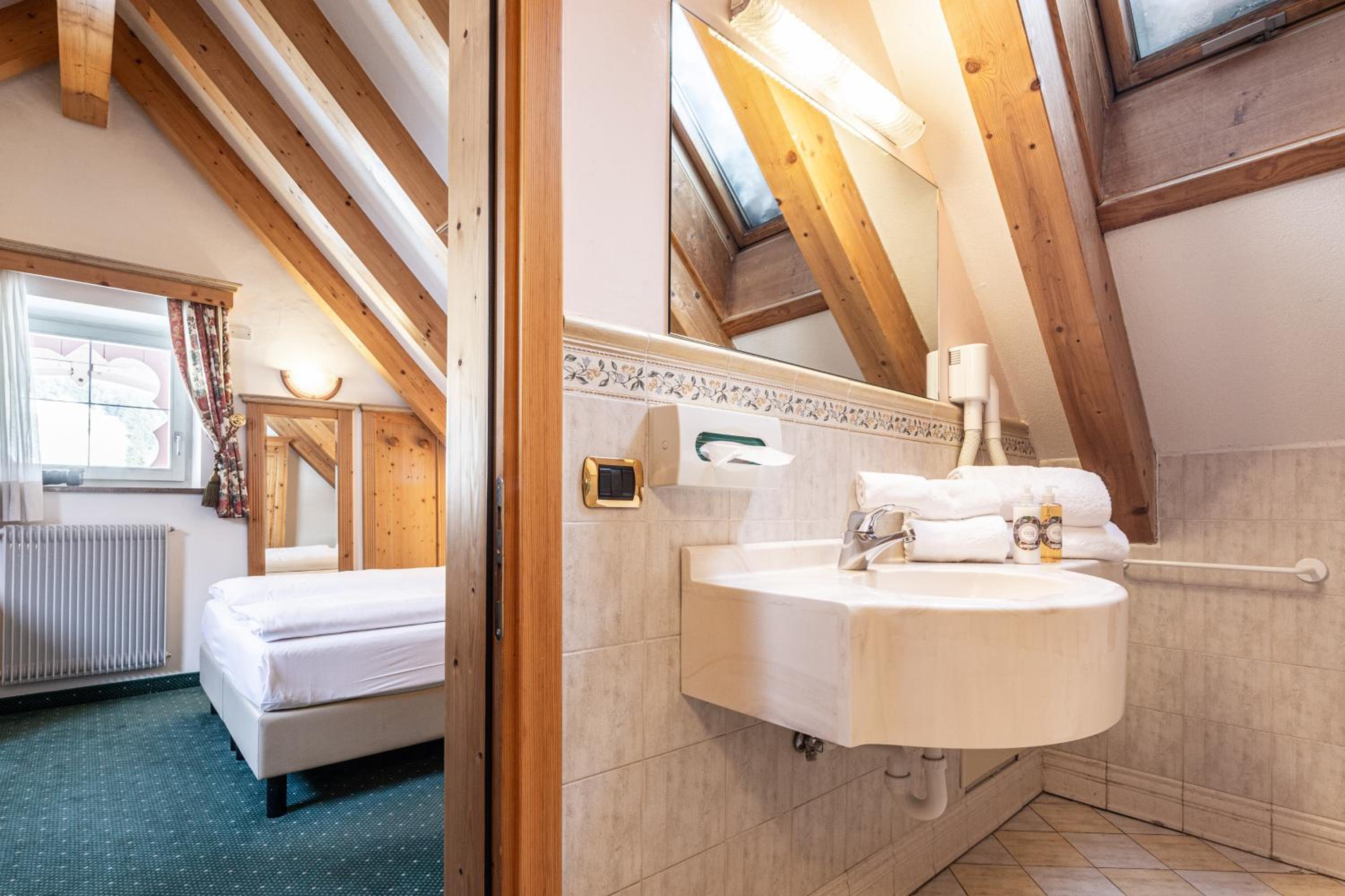 Suite - Photo 5