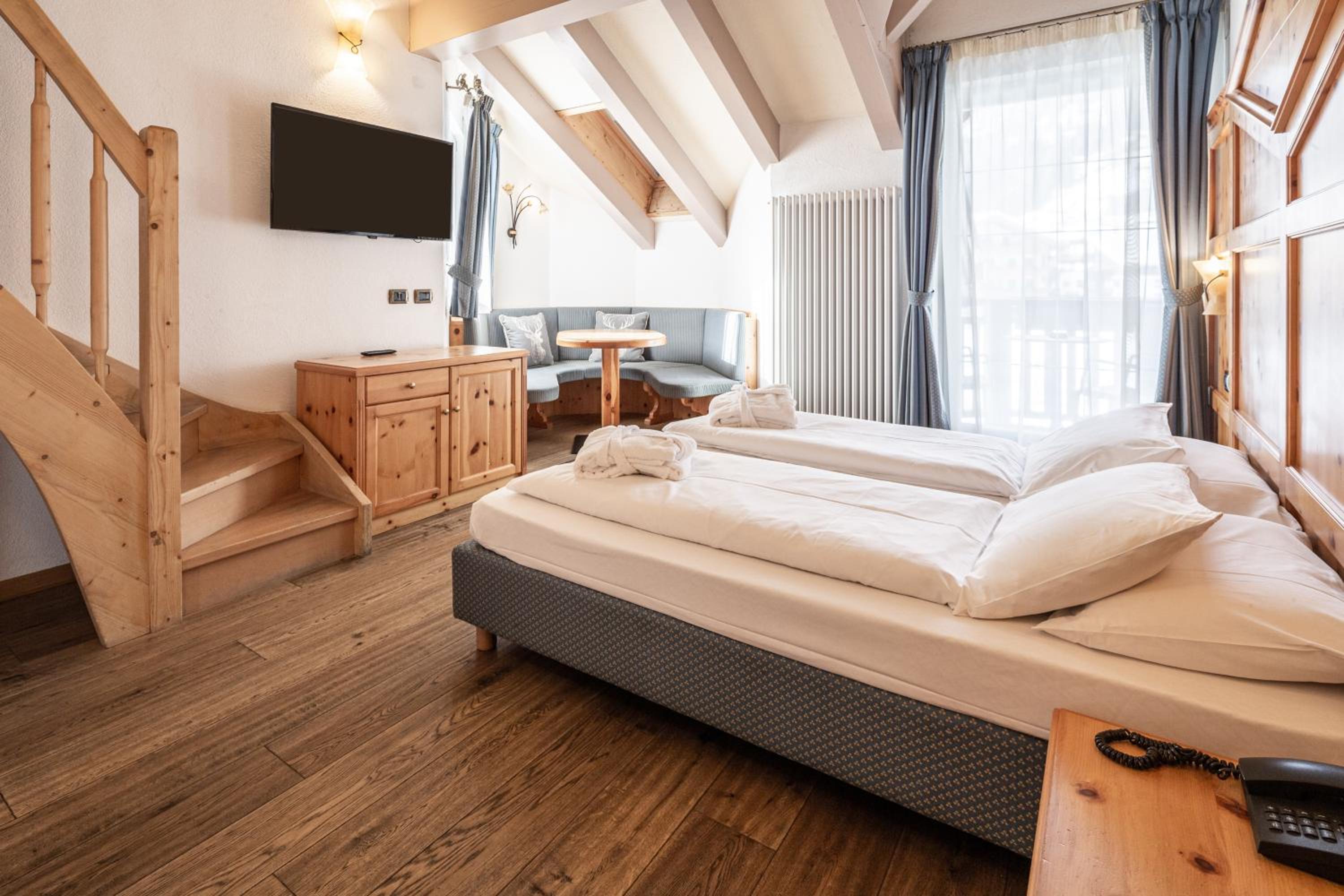 Deluxe Junior Suite photo 1
