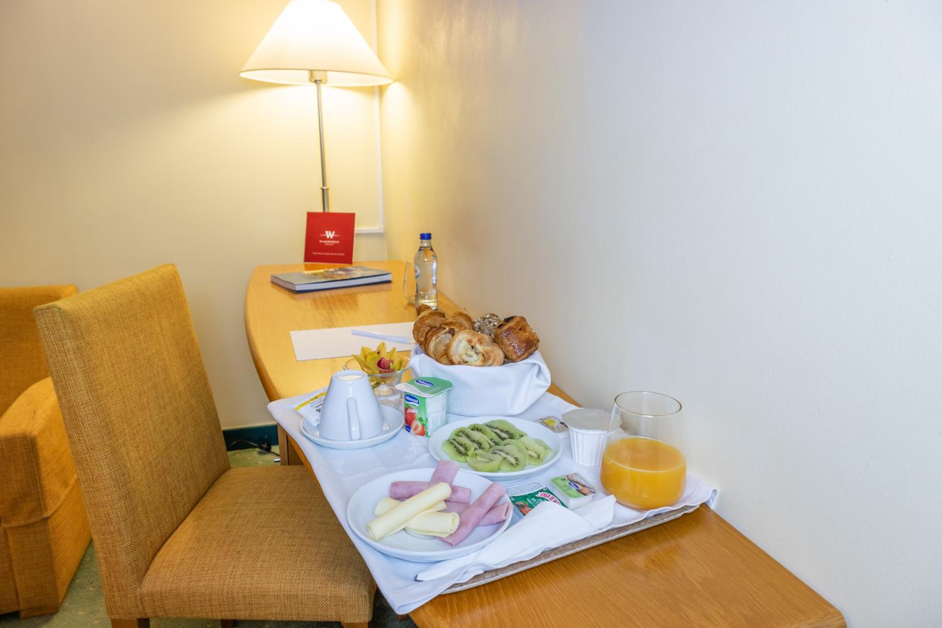 Standard Twin Room - Photo 2