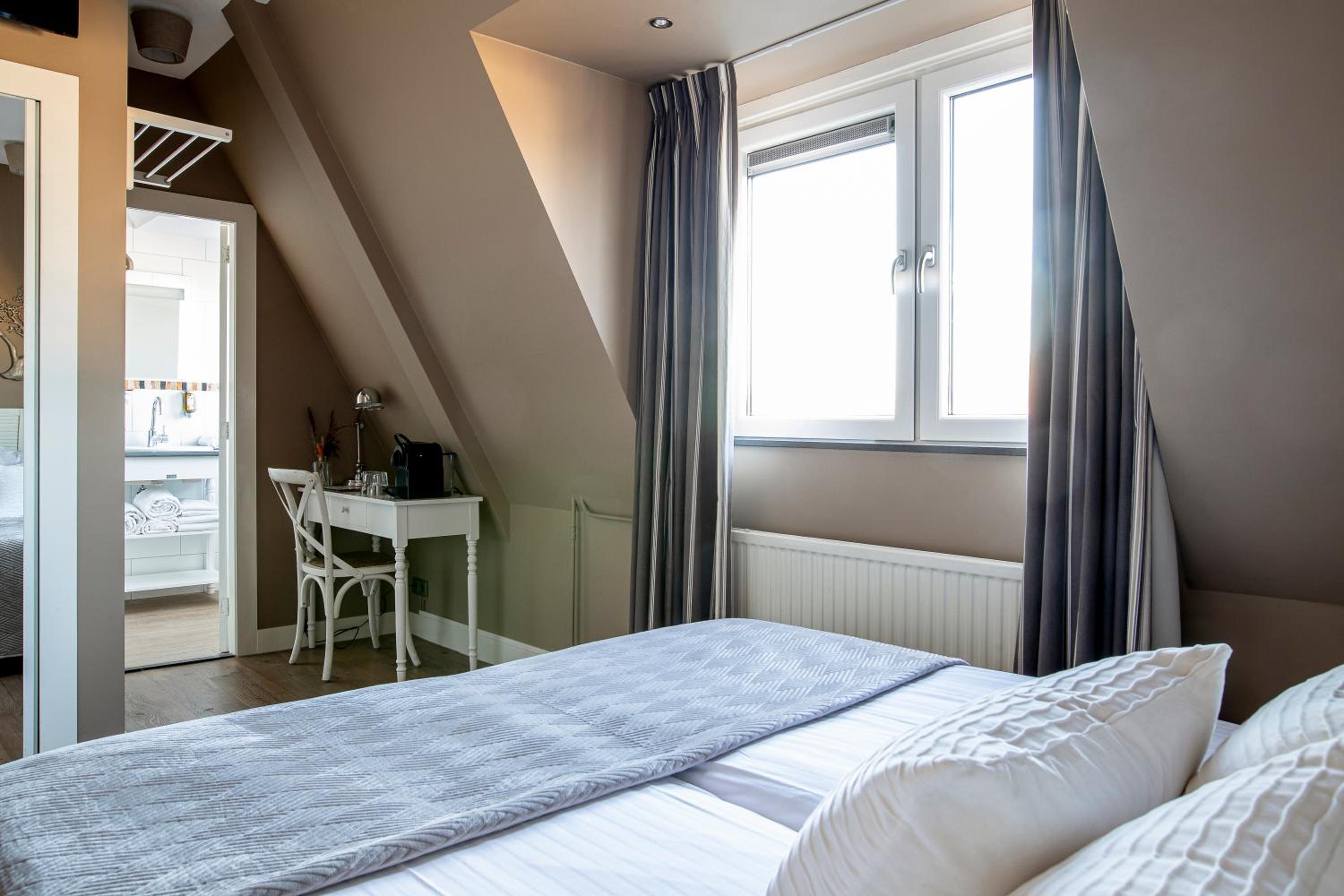 Standard Double Room photo 3