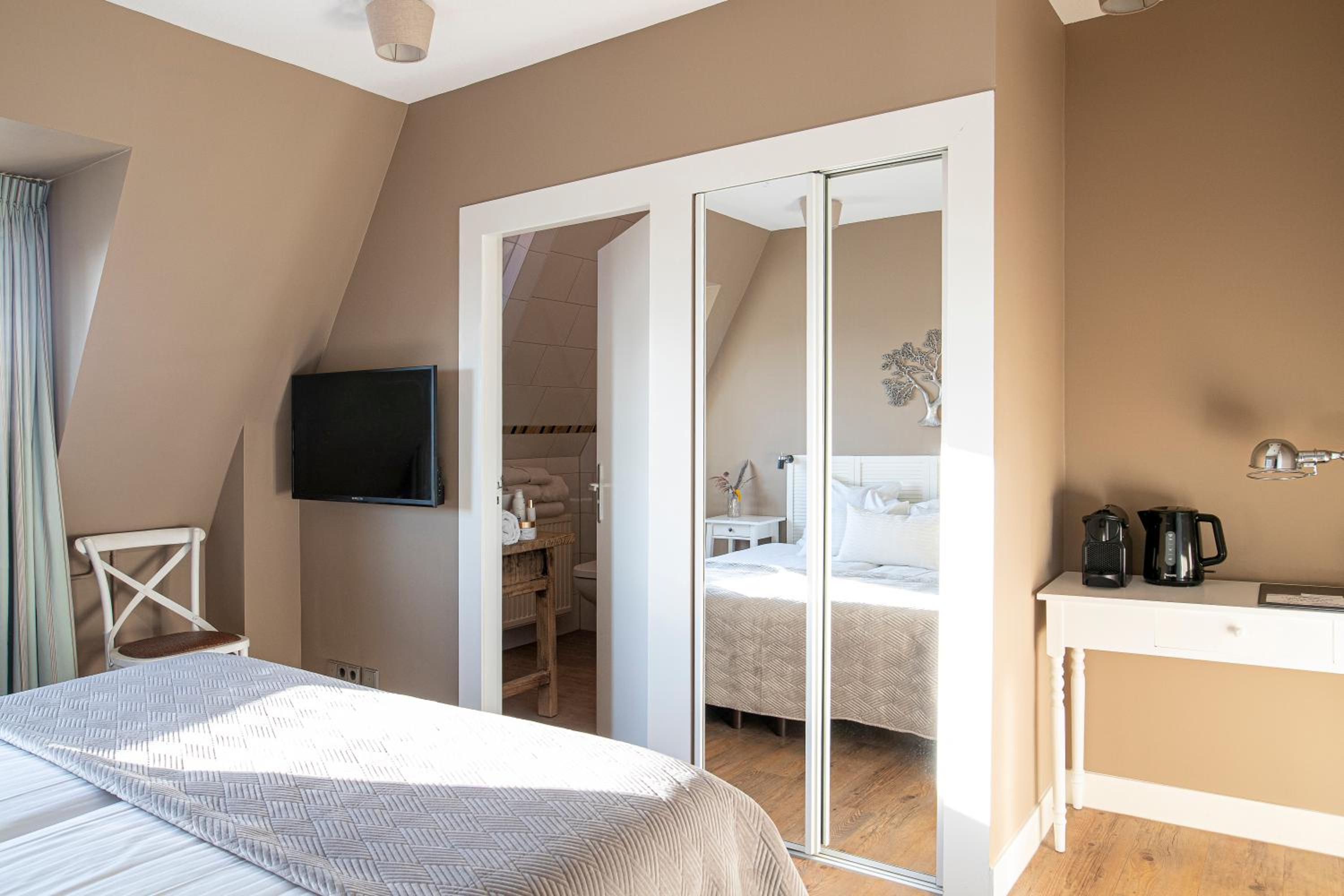 Standard Double Room photo 2