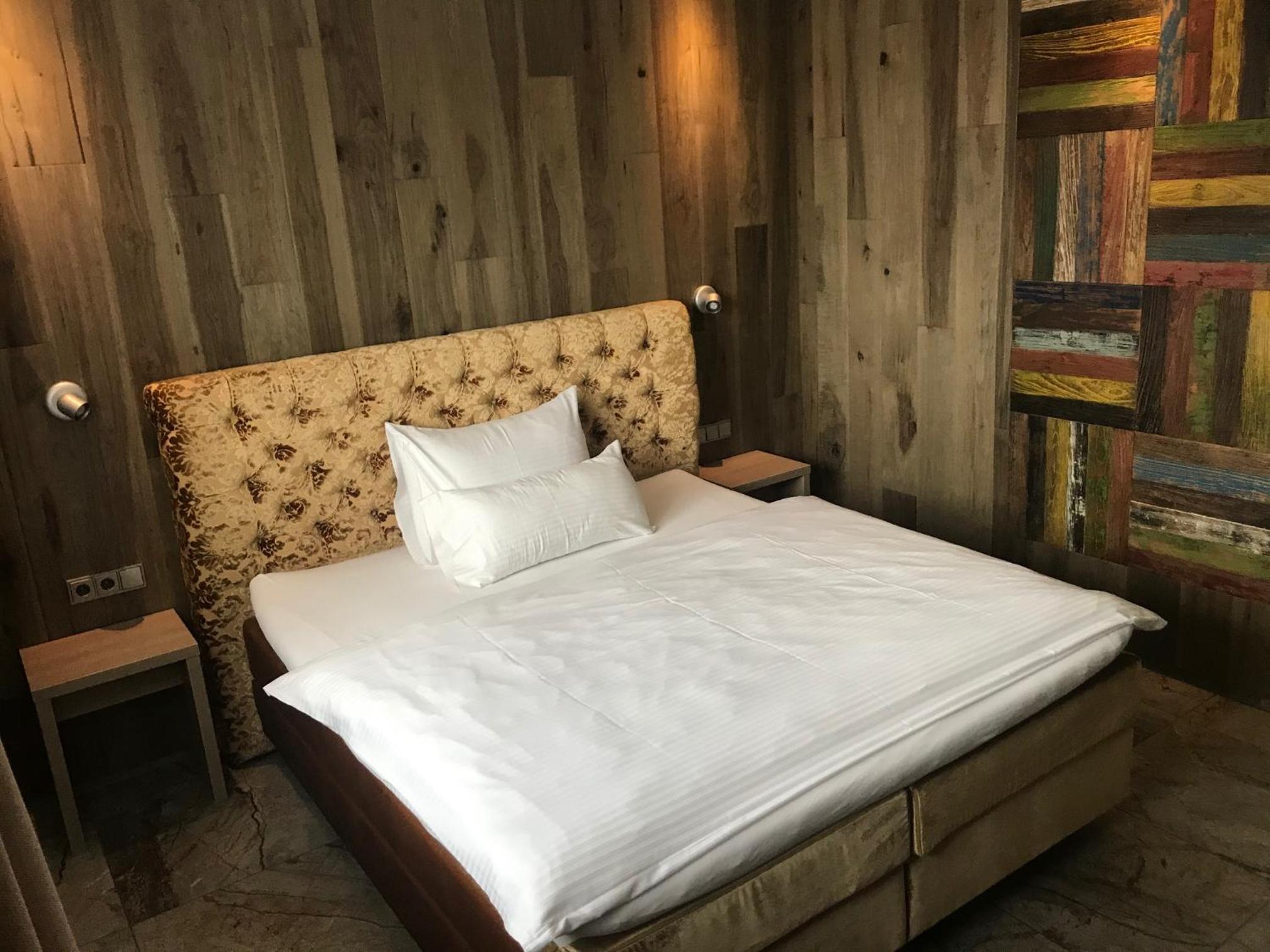 Double Room - Photo 9