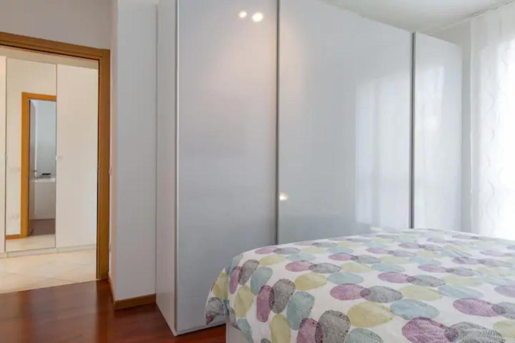 Apartment with Garden View - Photo 7