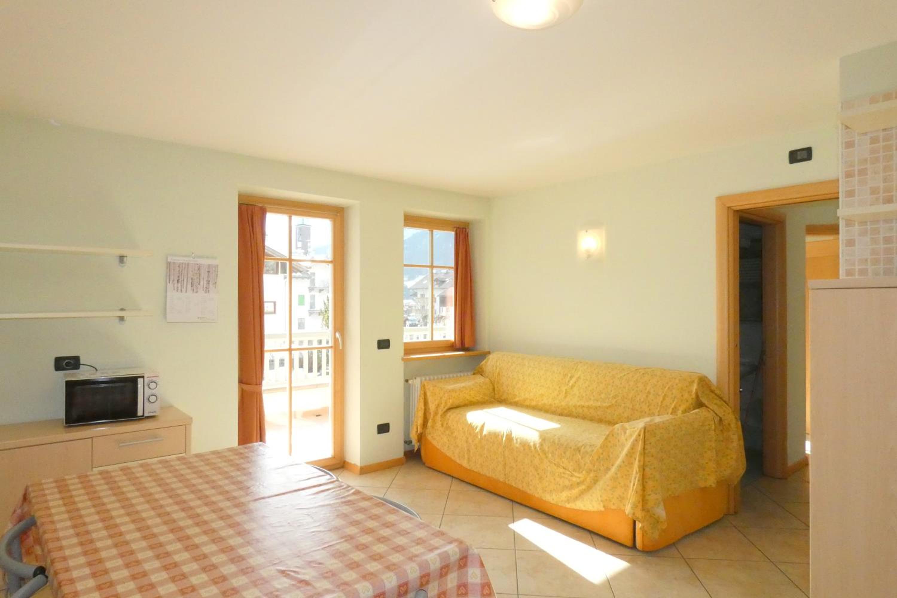 Large Two-Bedroom Apartment with Two Bathrooms photo 3