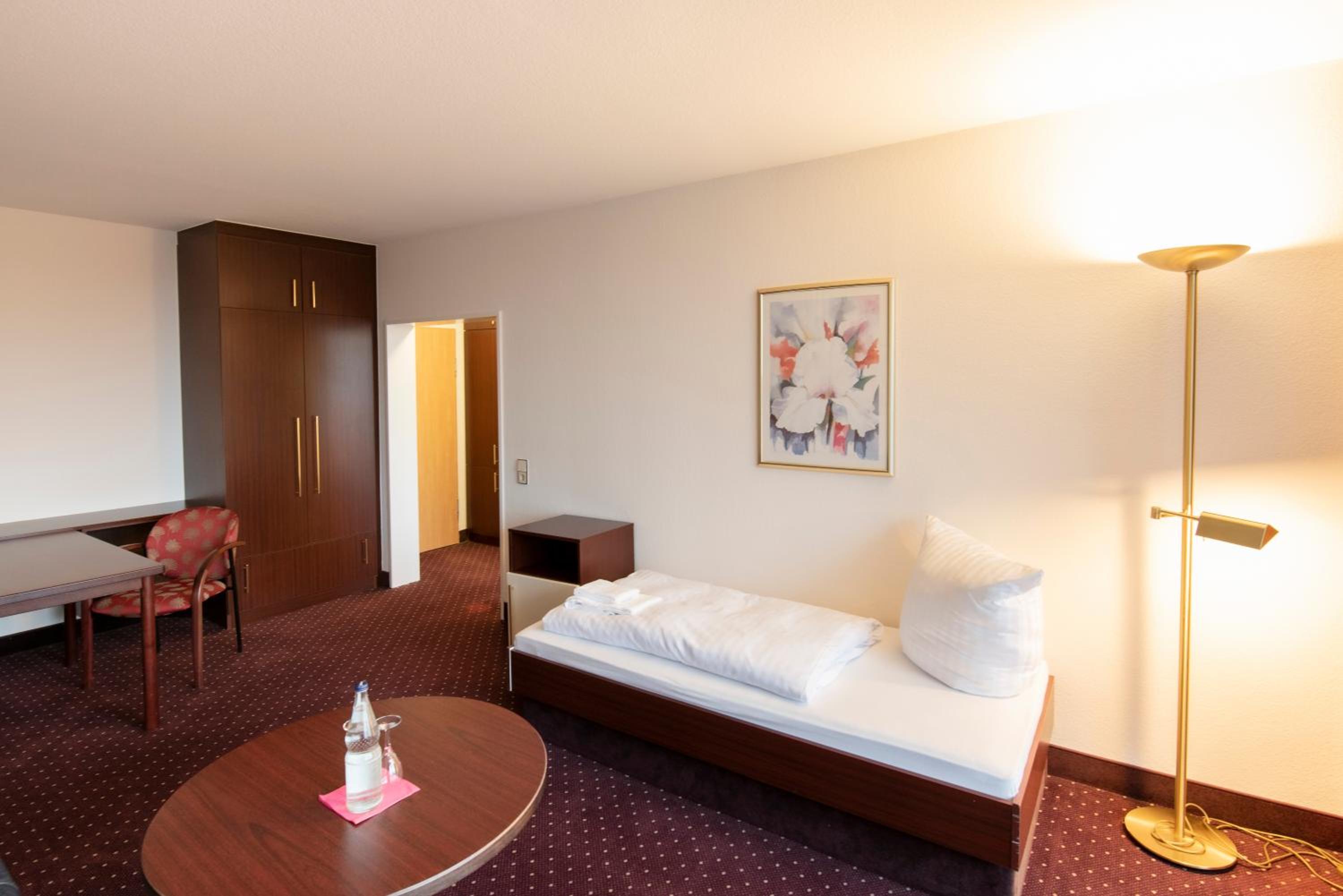 Standard Triple Room - Photo 5