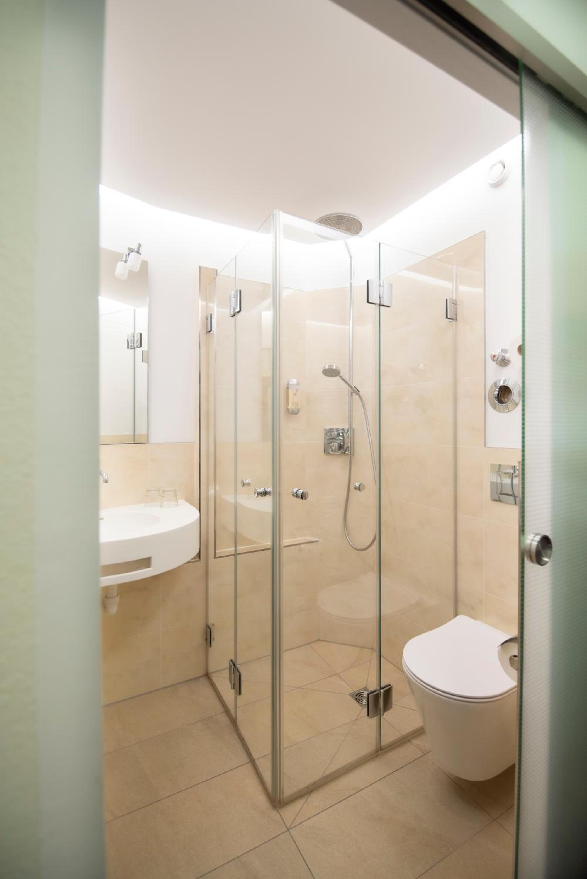 Standard Double Room - Photo 6