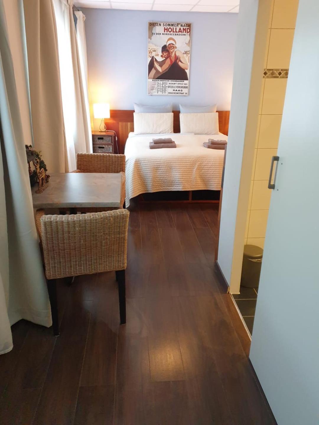 Double Room with Private Bathroom photo 3