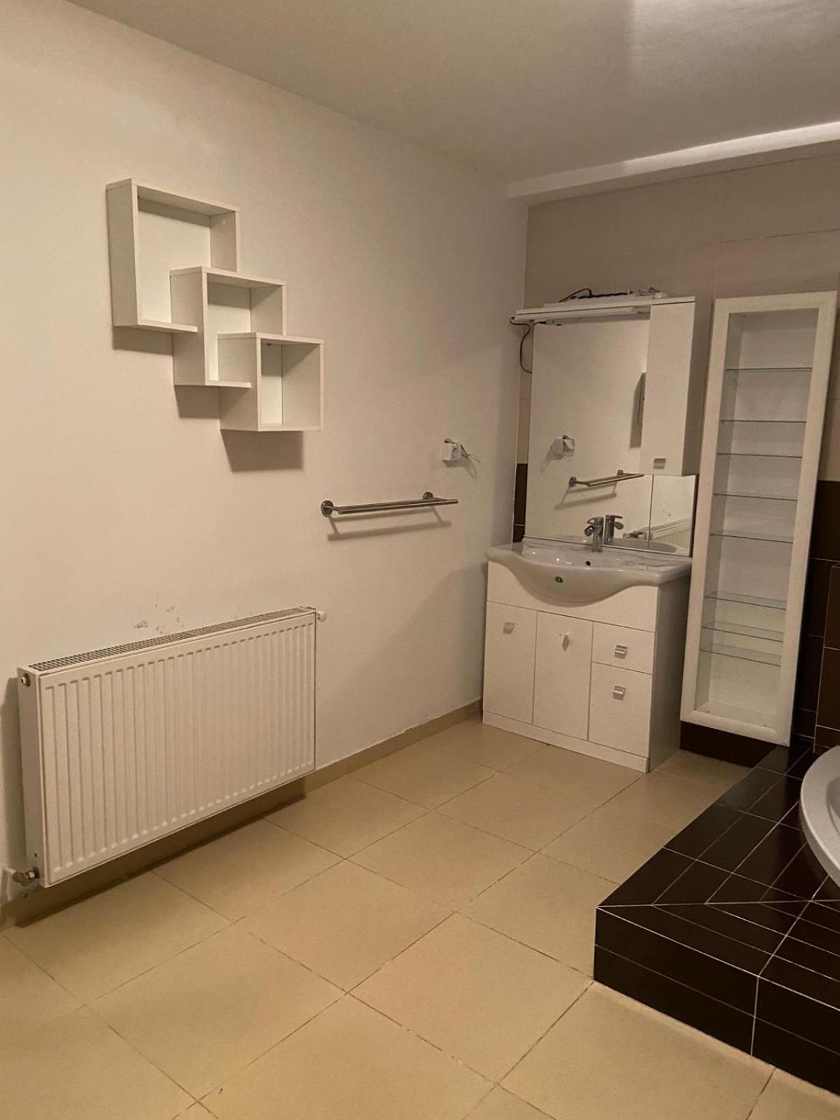 Double Room - Photo 5