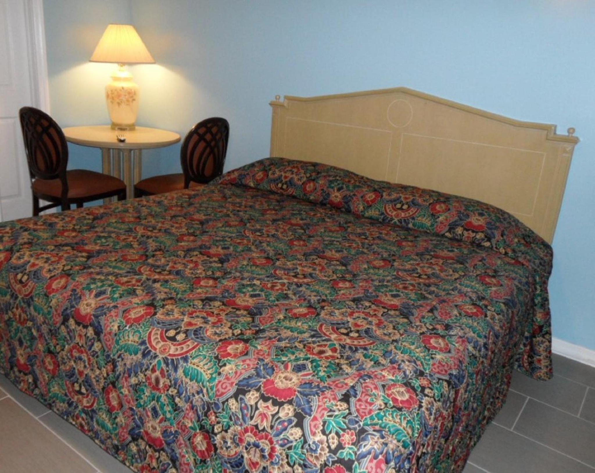 Standard King Room - Non-Smoking
