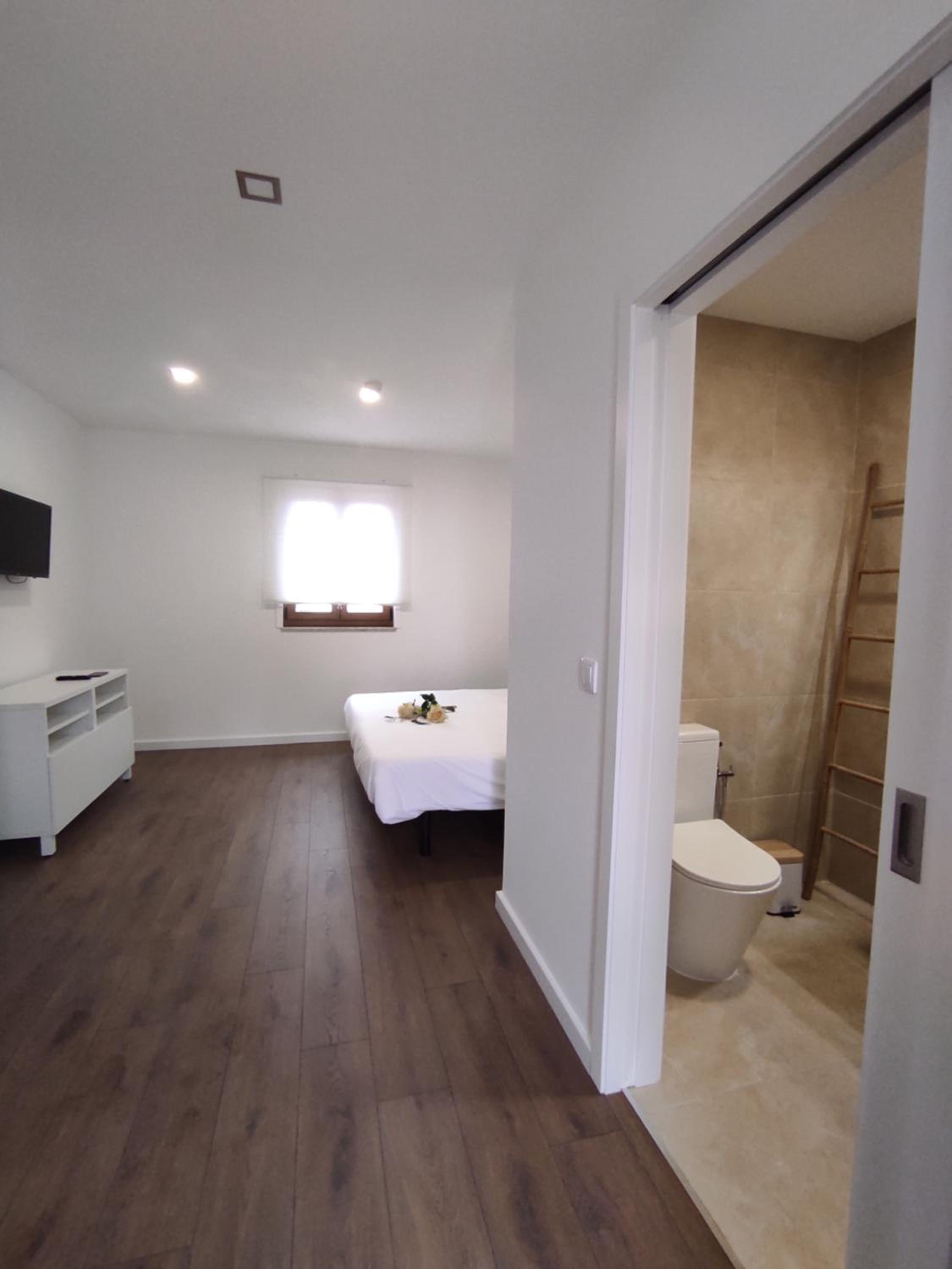 Deluxe Double Room with Balcony photo 3