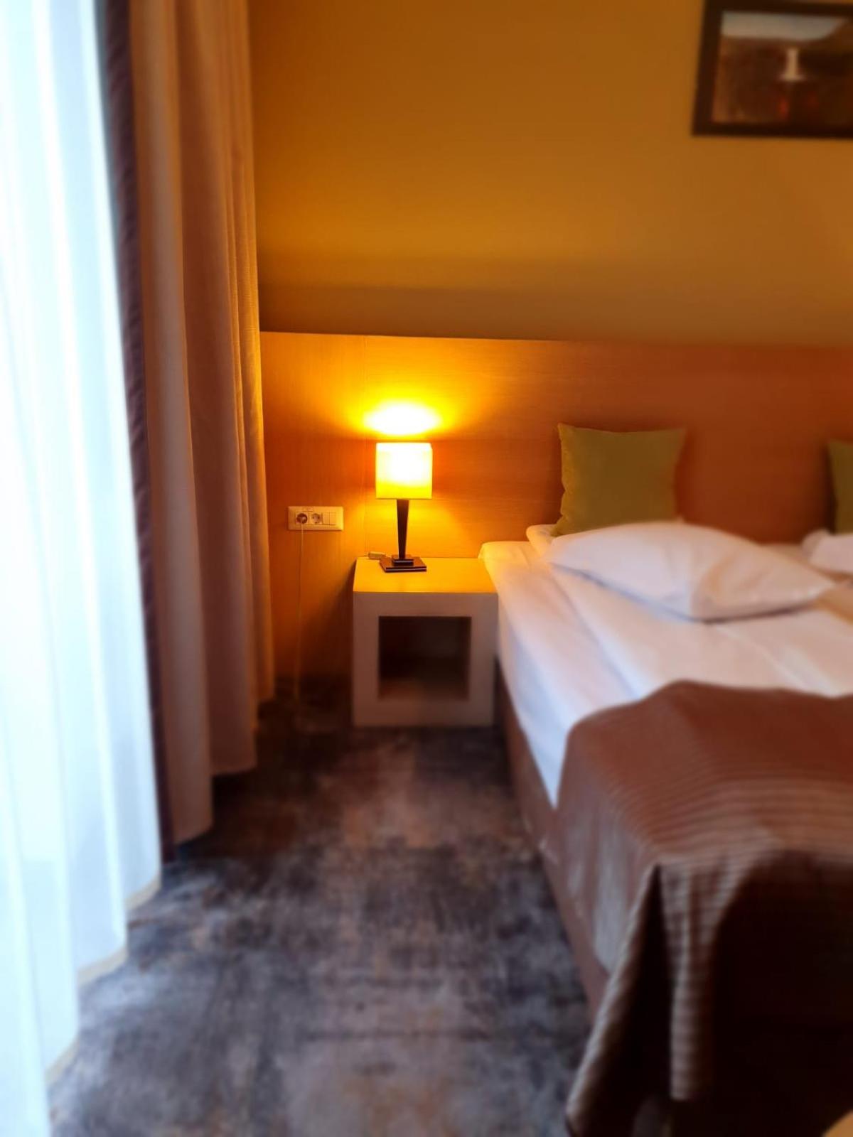 Twin Room 4**** - Photo 1