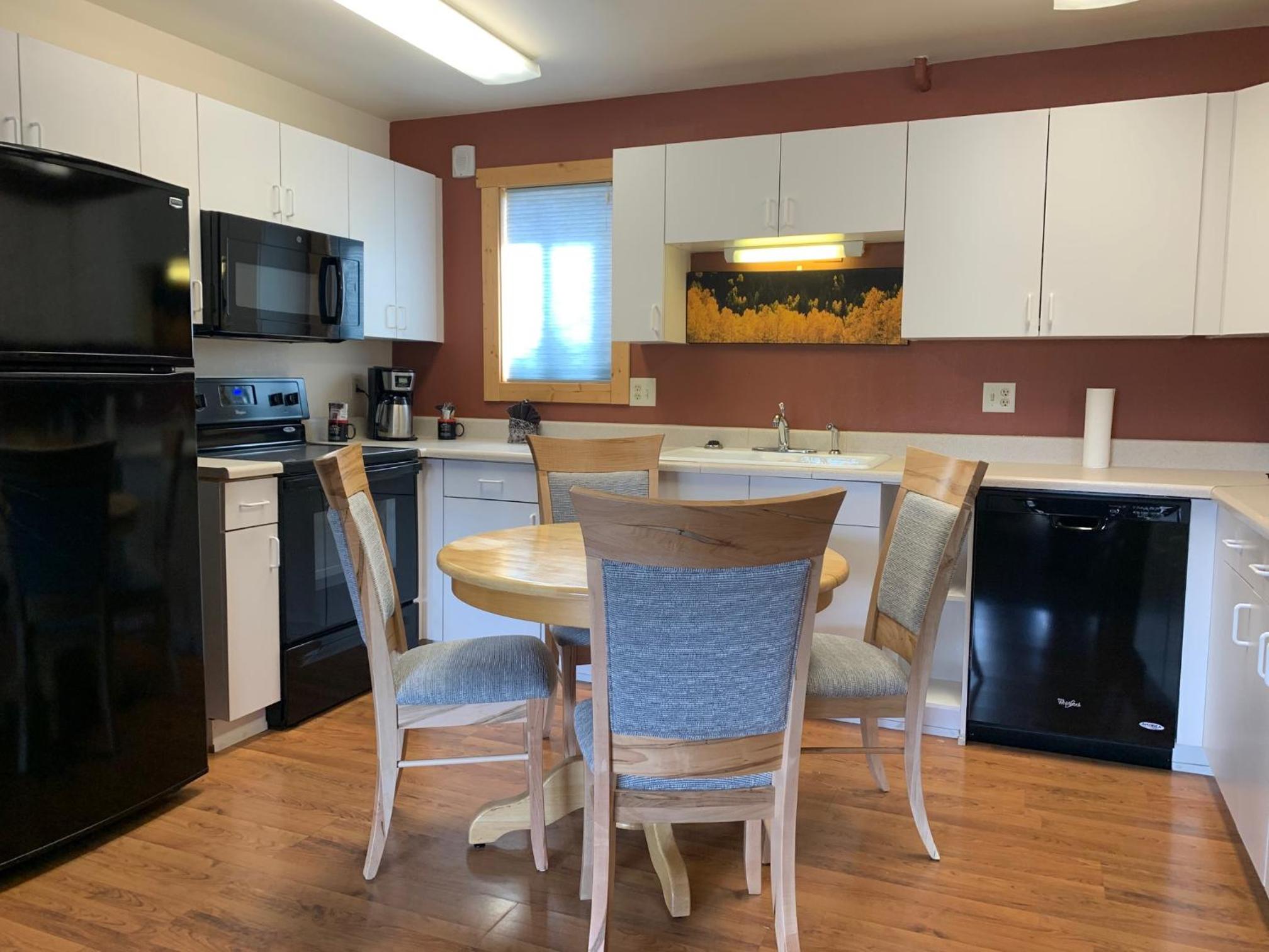 Queen Room with Two Queen Beds - with Kitchen - Non-Pet Friendly - Photo 2