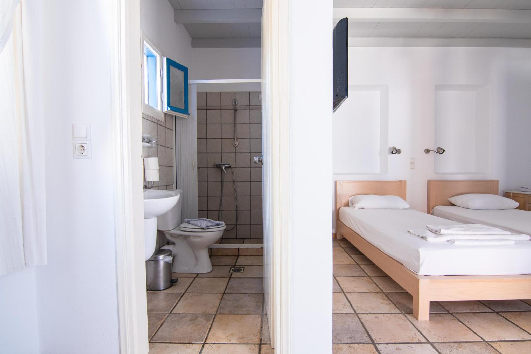 Double Room - Photo 10