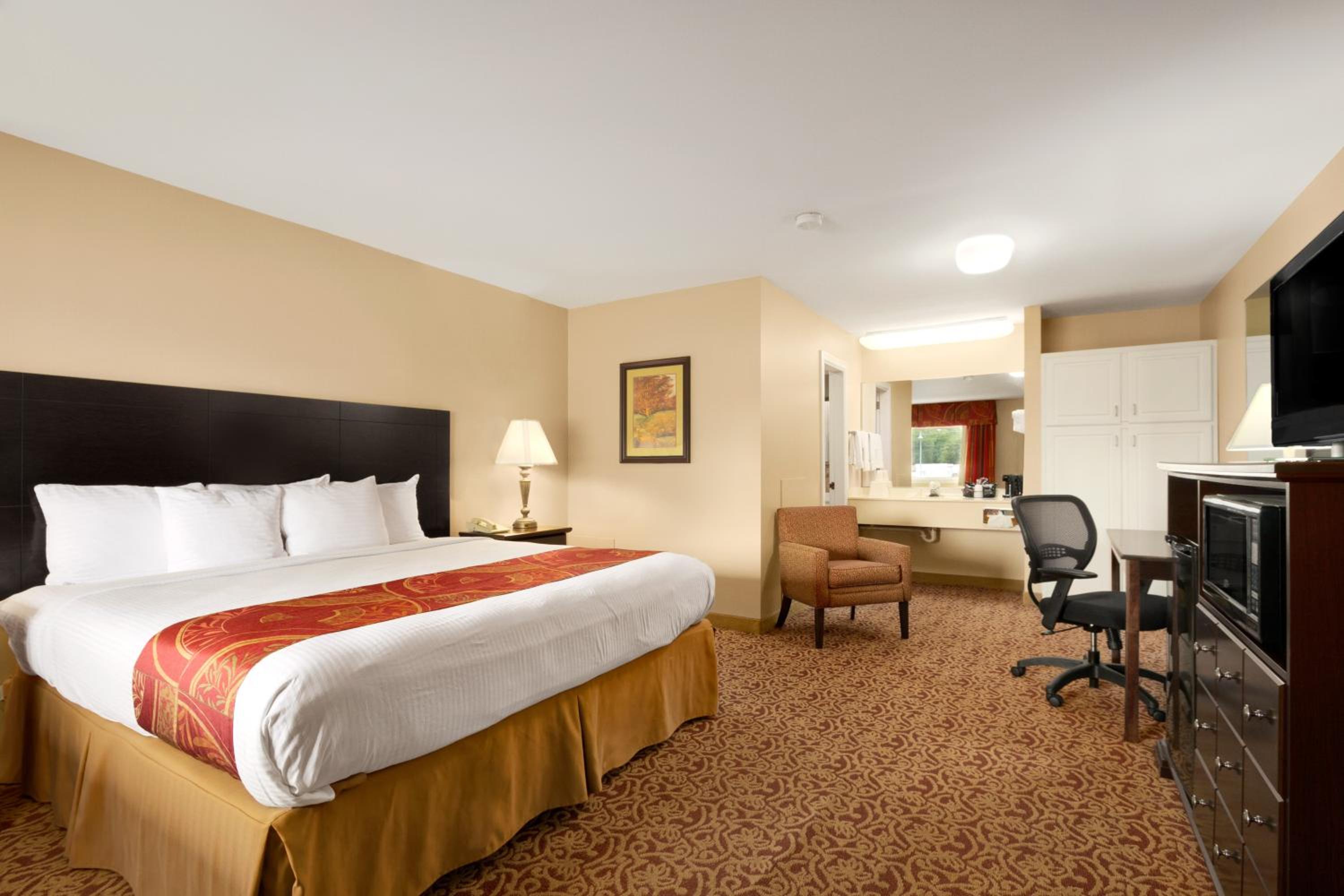 King Room - Non-Smoking - Photo 1