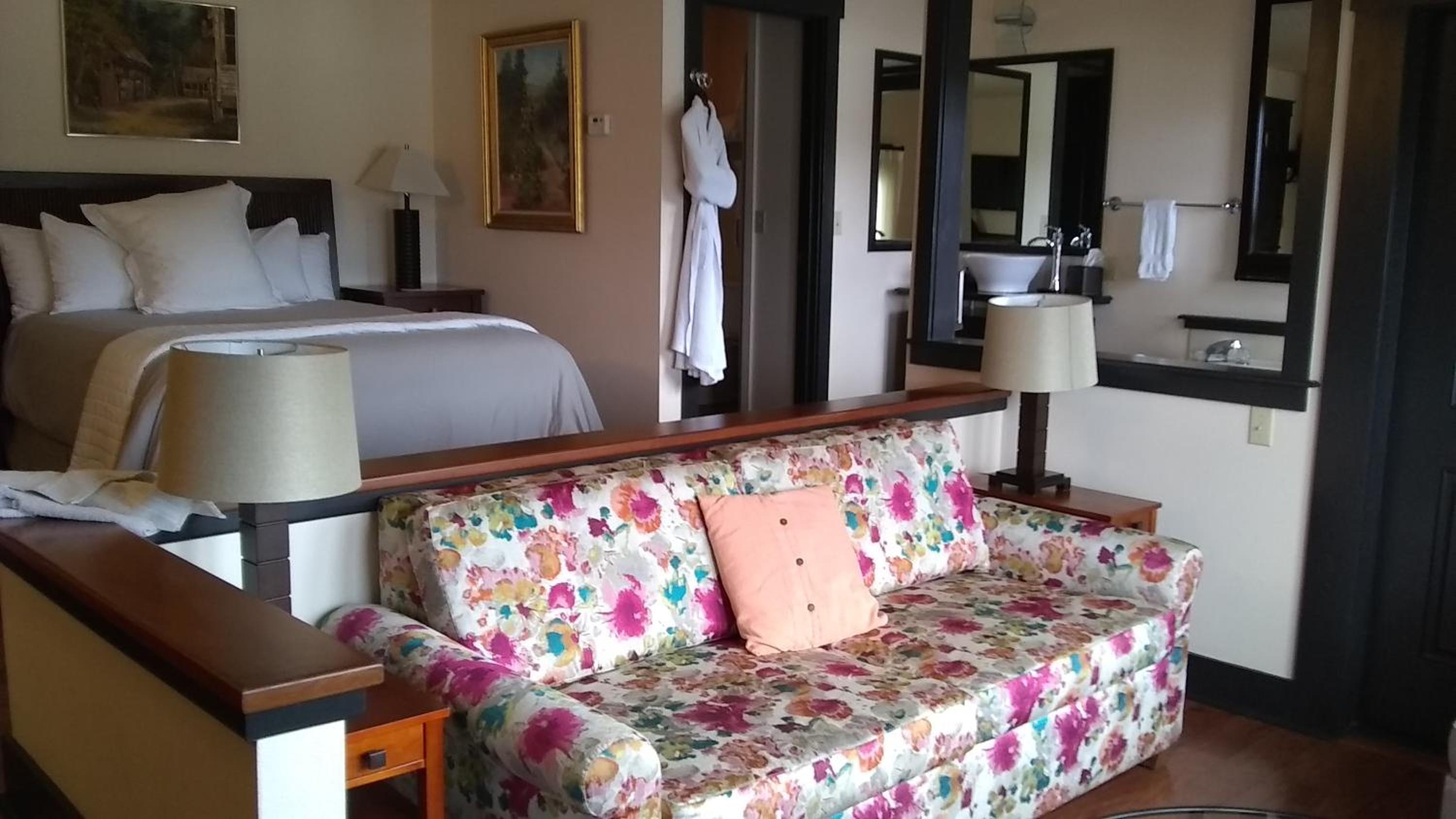 Standard Queen Room photo 3
