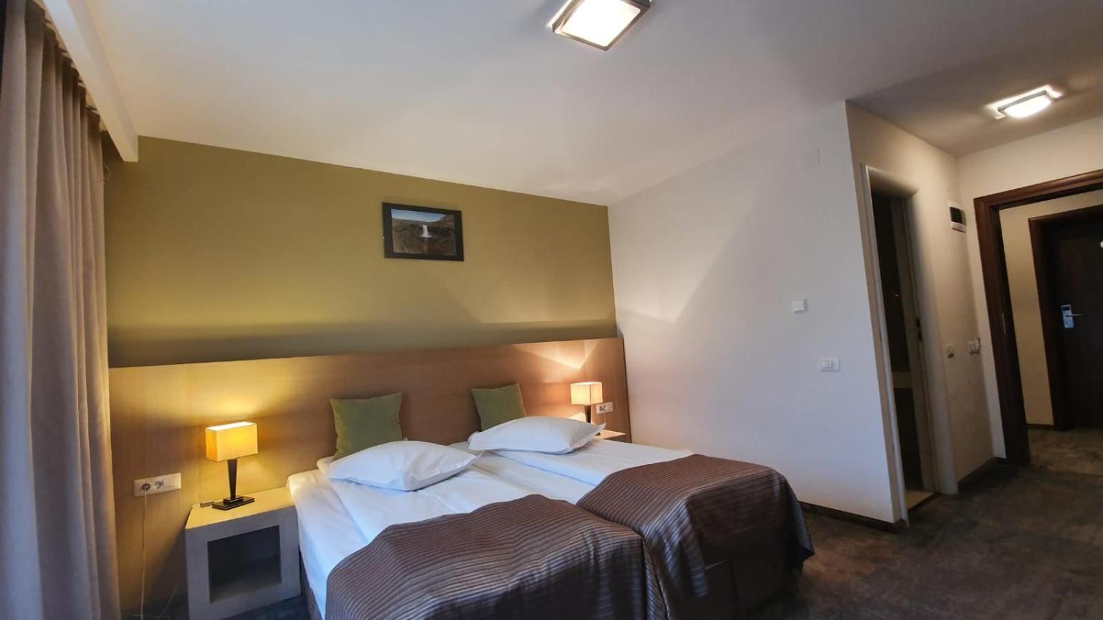 Twin Room 4**** - Photo 8