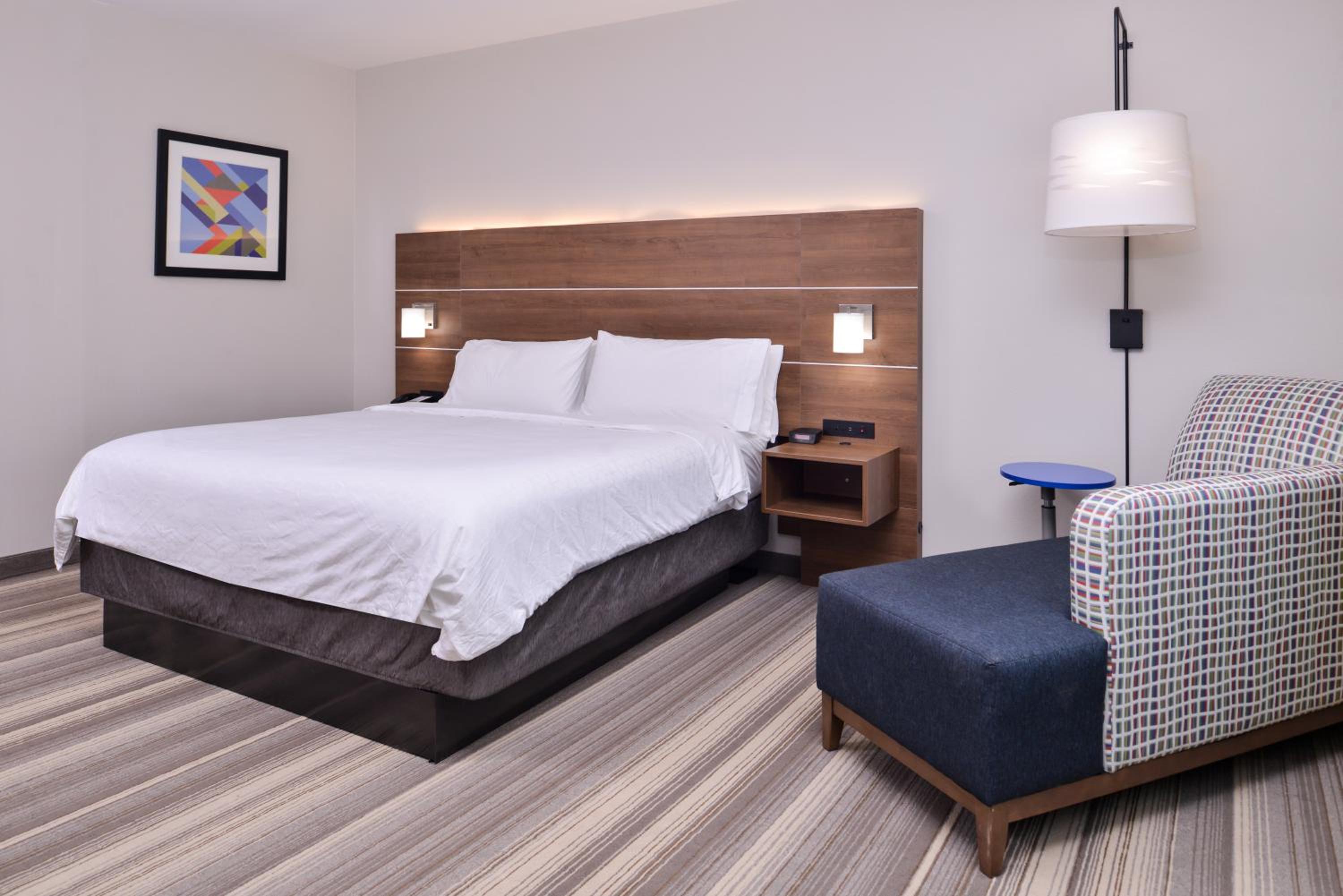 King Suite - Photo 2
