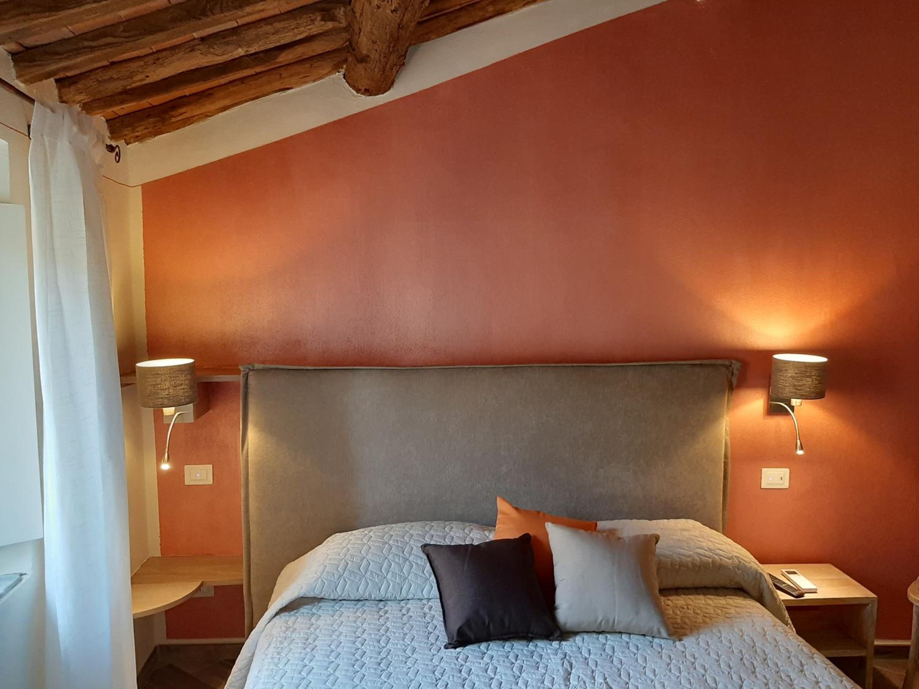 Double Room with Private Bathroom - Photo 44