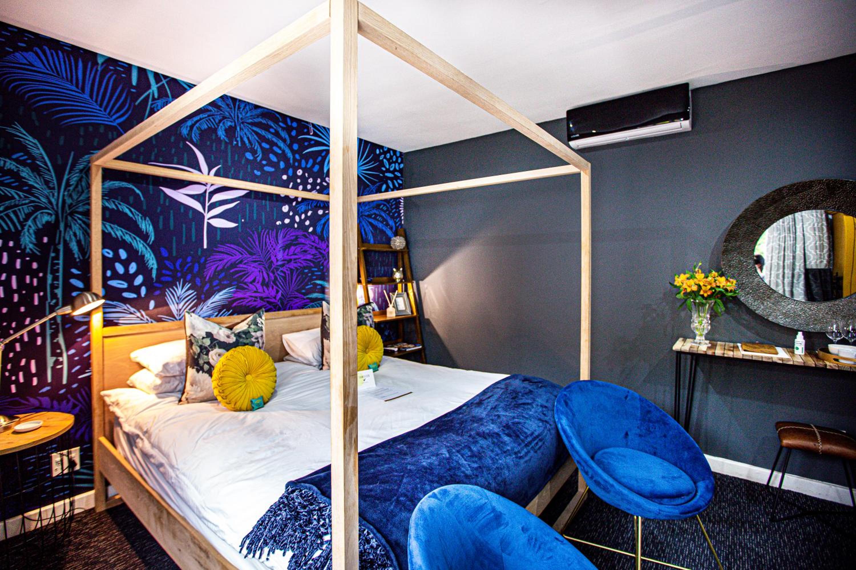 Deluxe King Suite - Photo 1