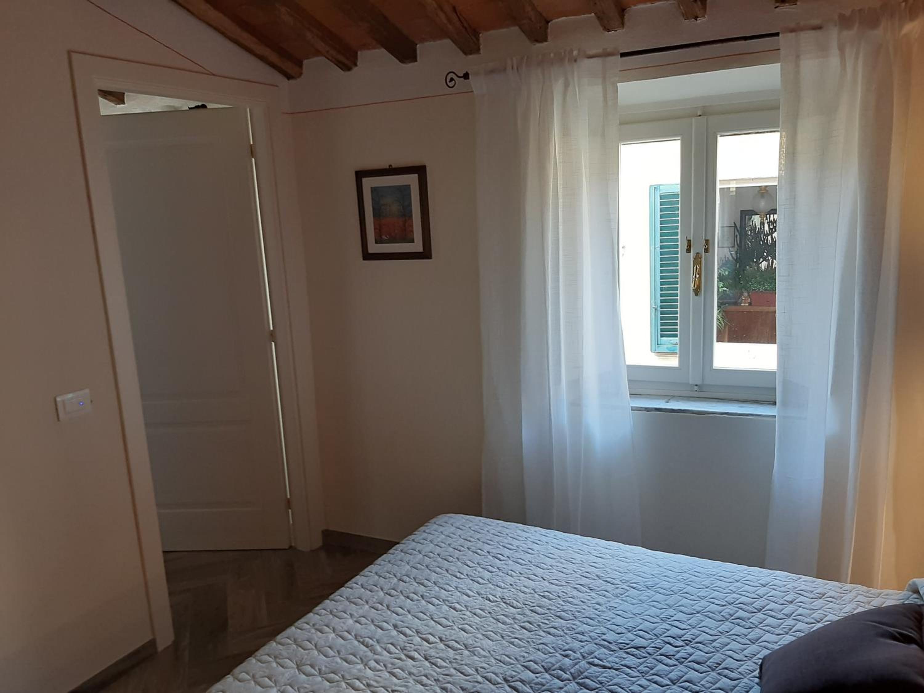 Double Room with Private Bathroom - Photo 41