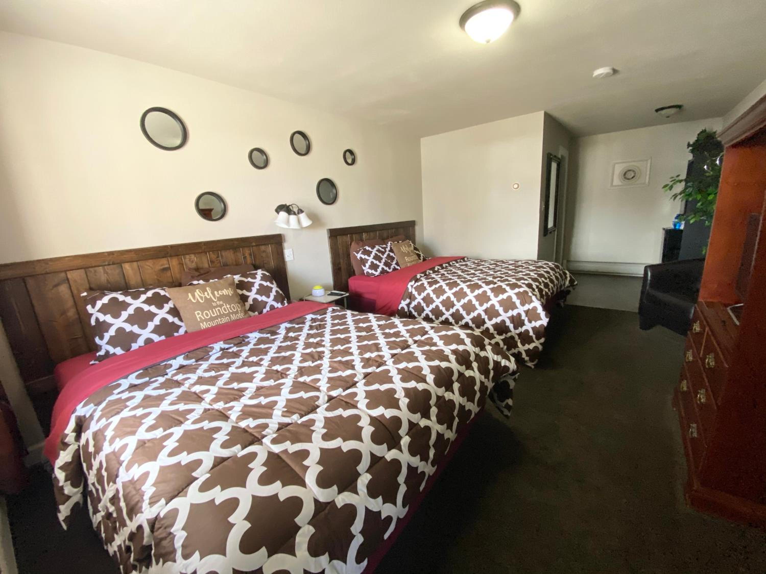 Standard Double Queen Room photo 1