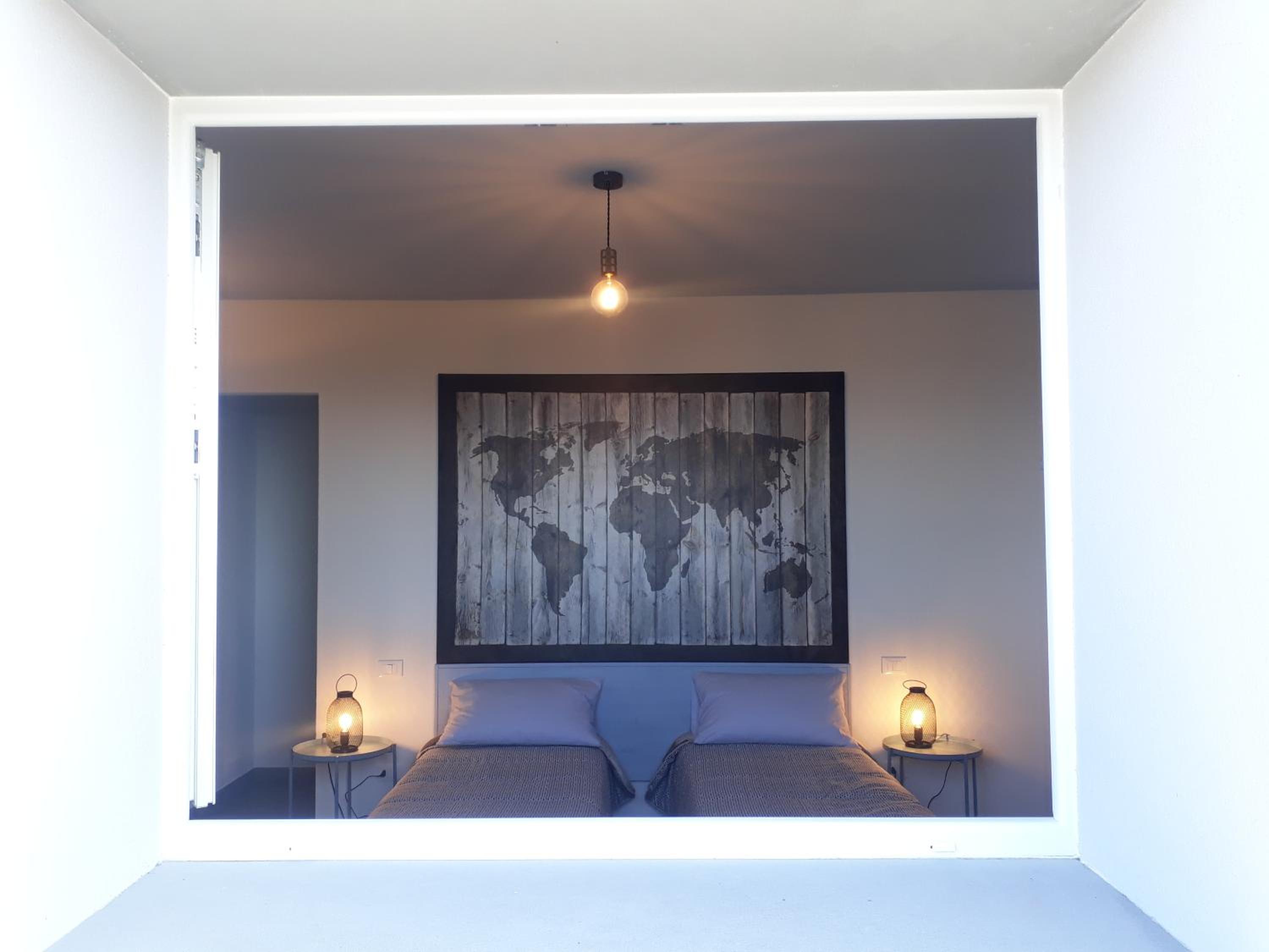 Double or Twin Room with Private Bathroom - Photo 7