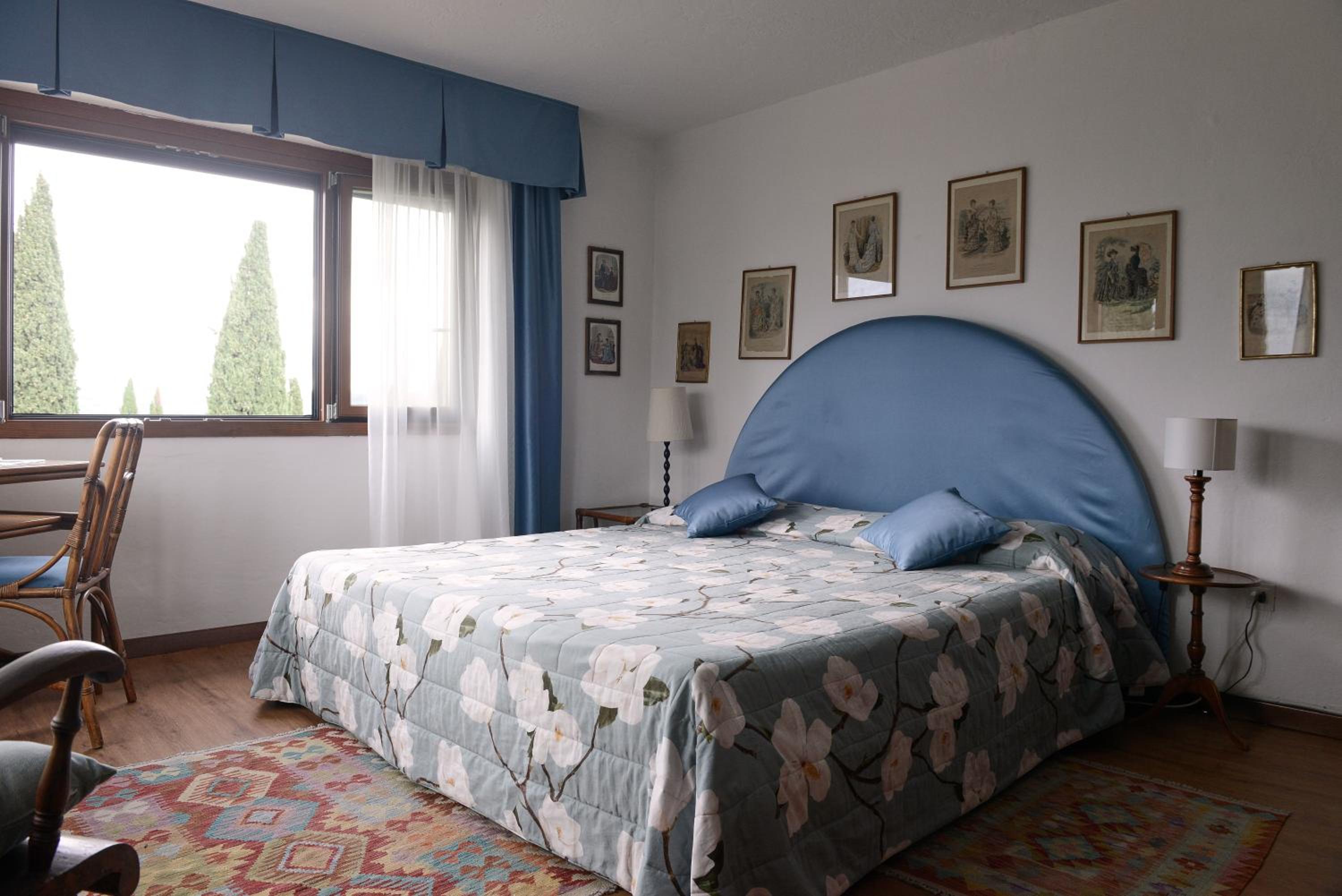 Double or Twin Room with Lake View
