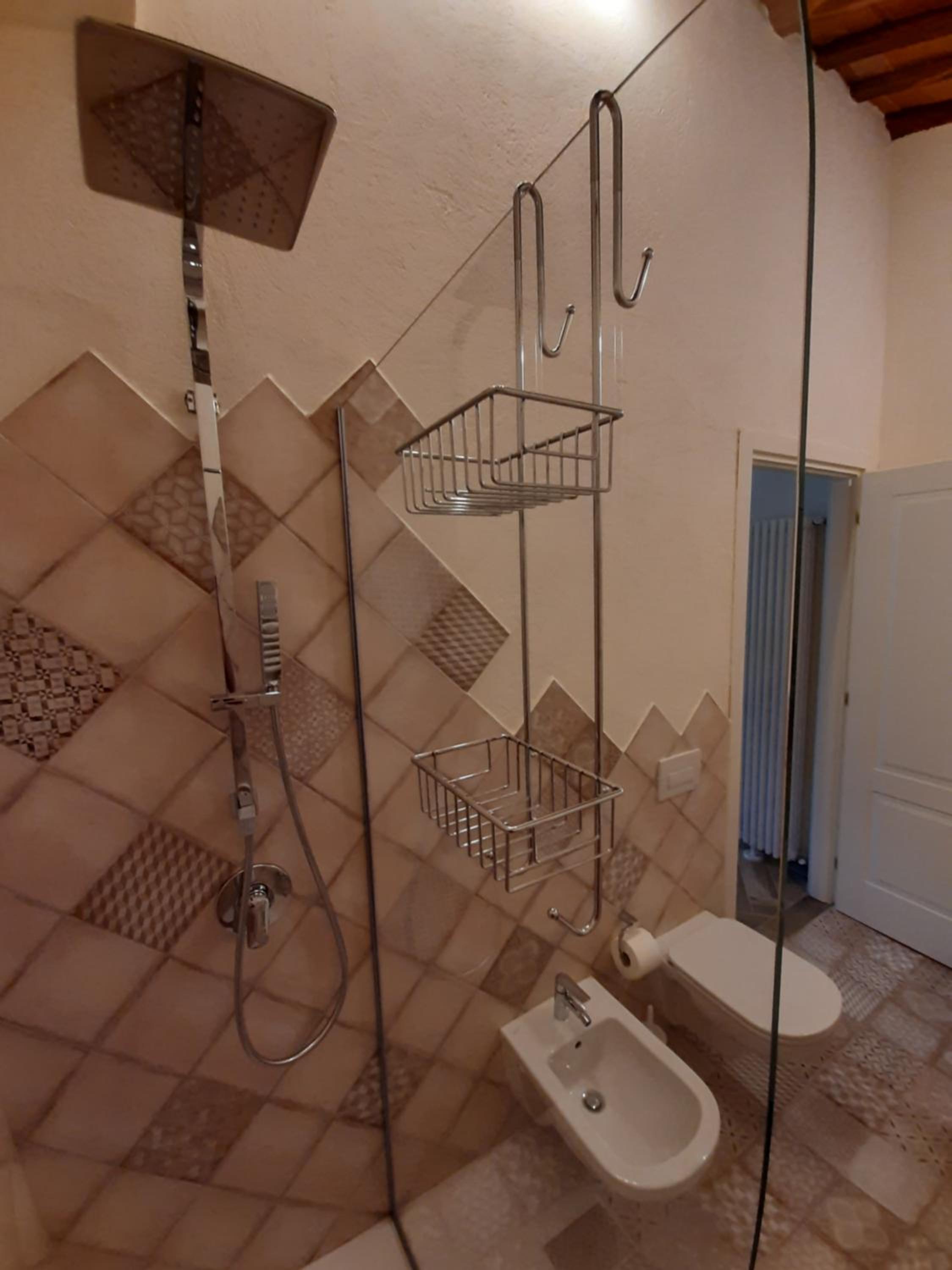 Double Room with Private Bathroom - Photo 11