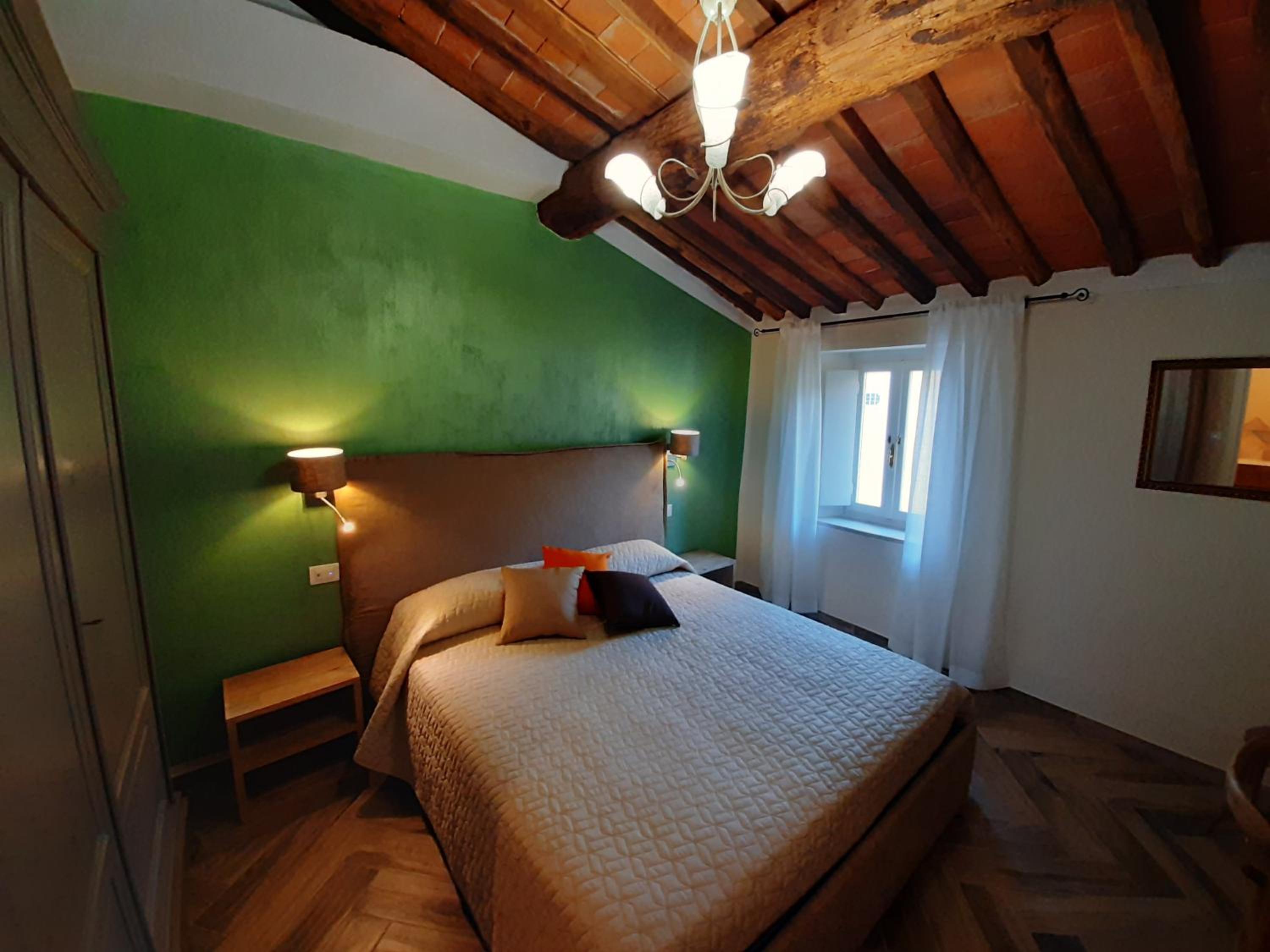 Double Room with Private Bathroom - Photo 46