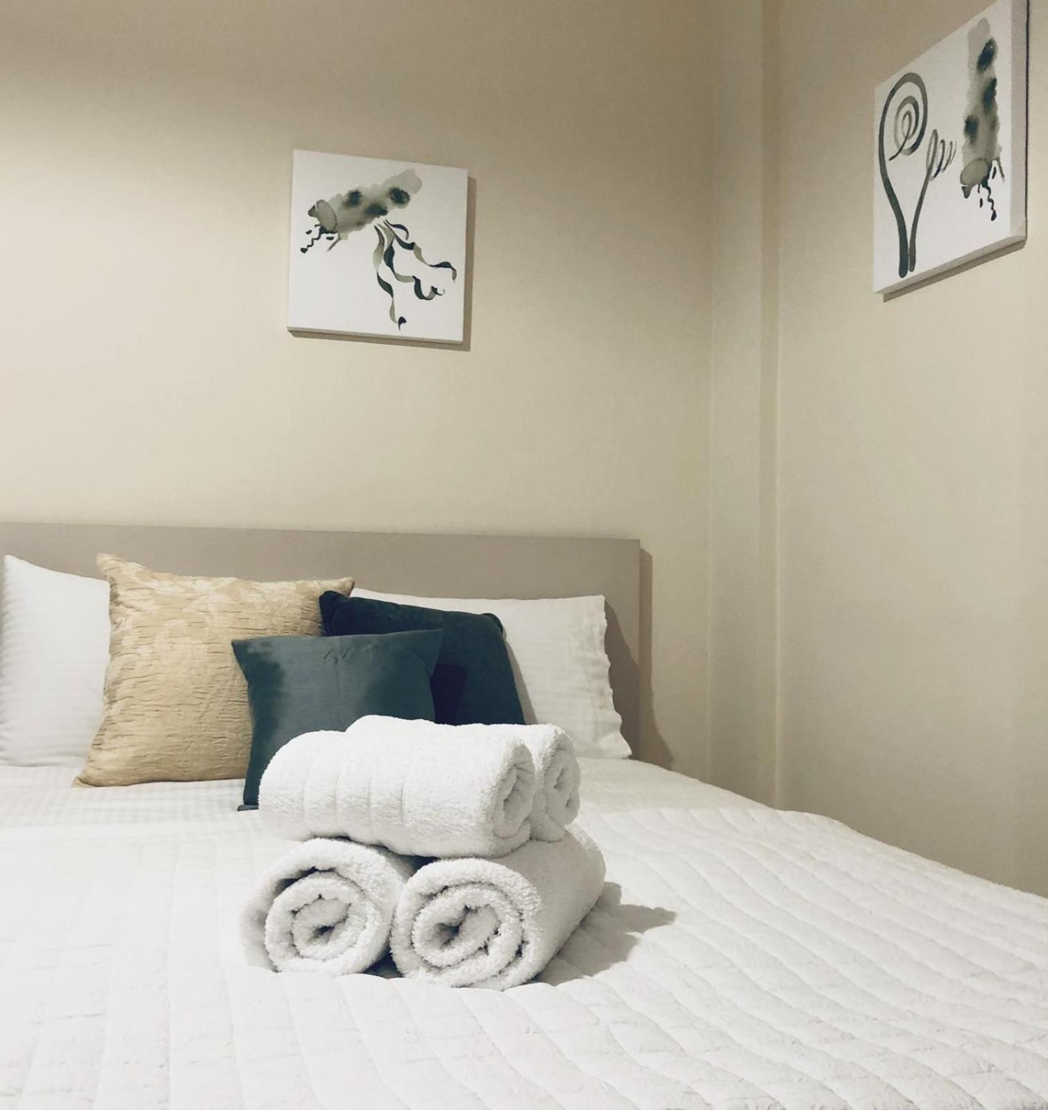 One-Bedroom Apartment - Photo 1