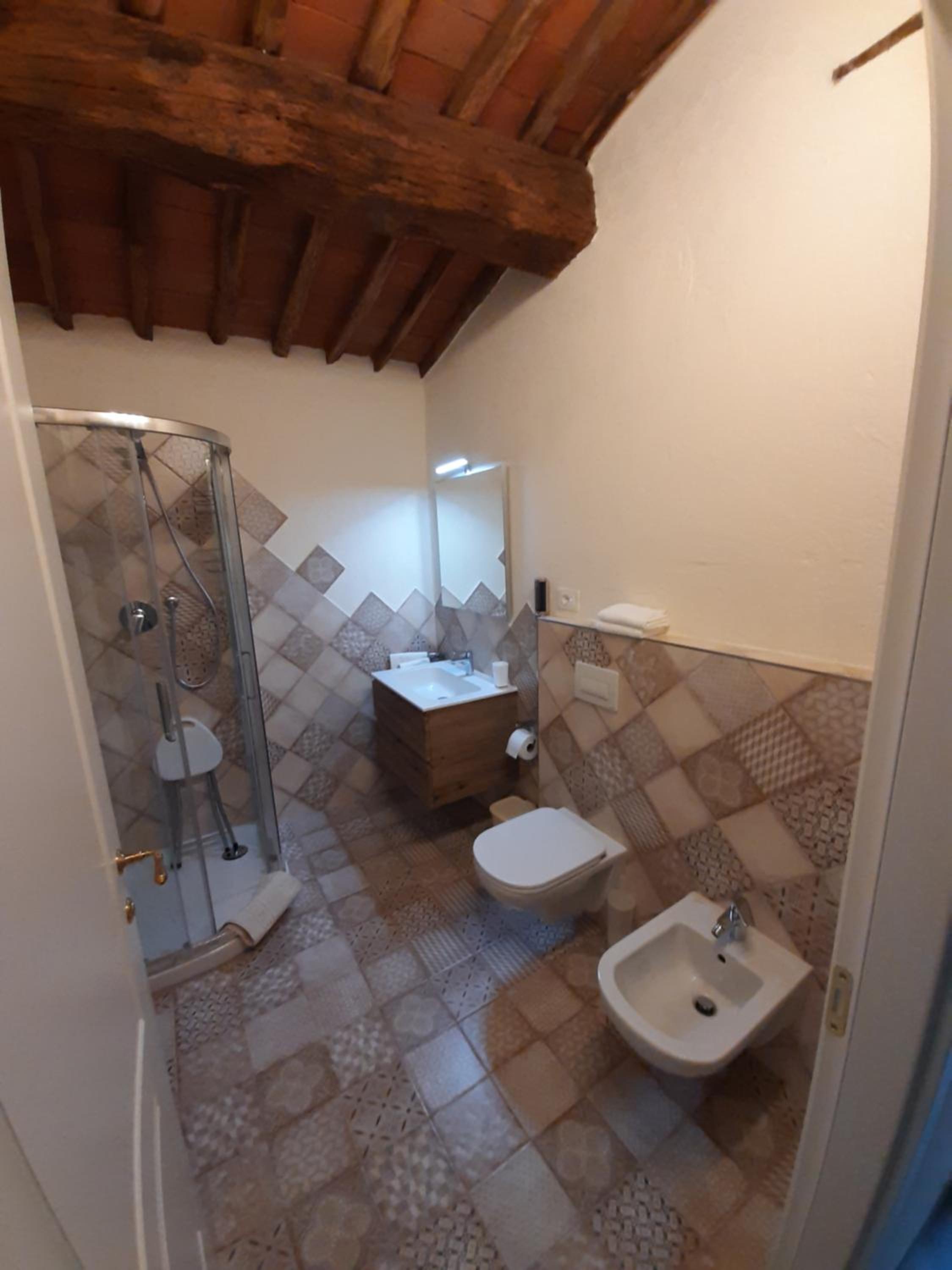 Double Room with Private Bathroom - Photo 7