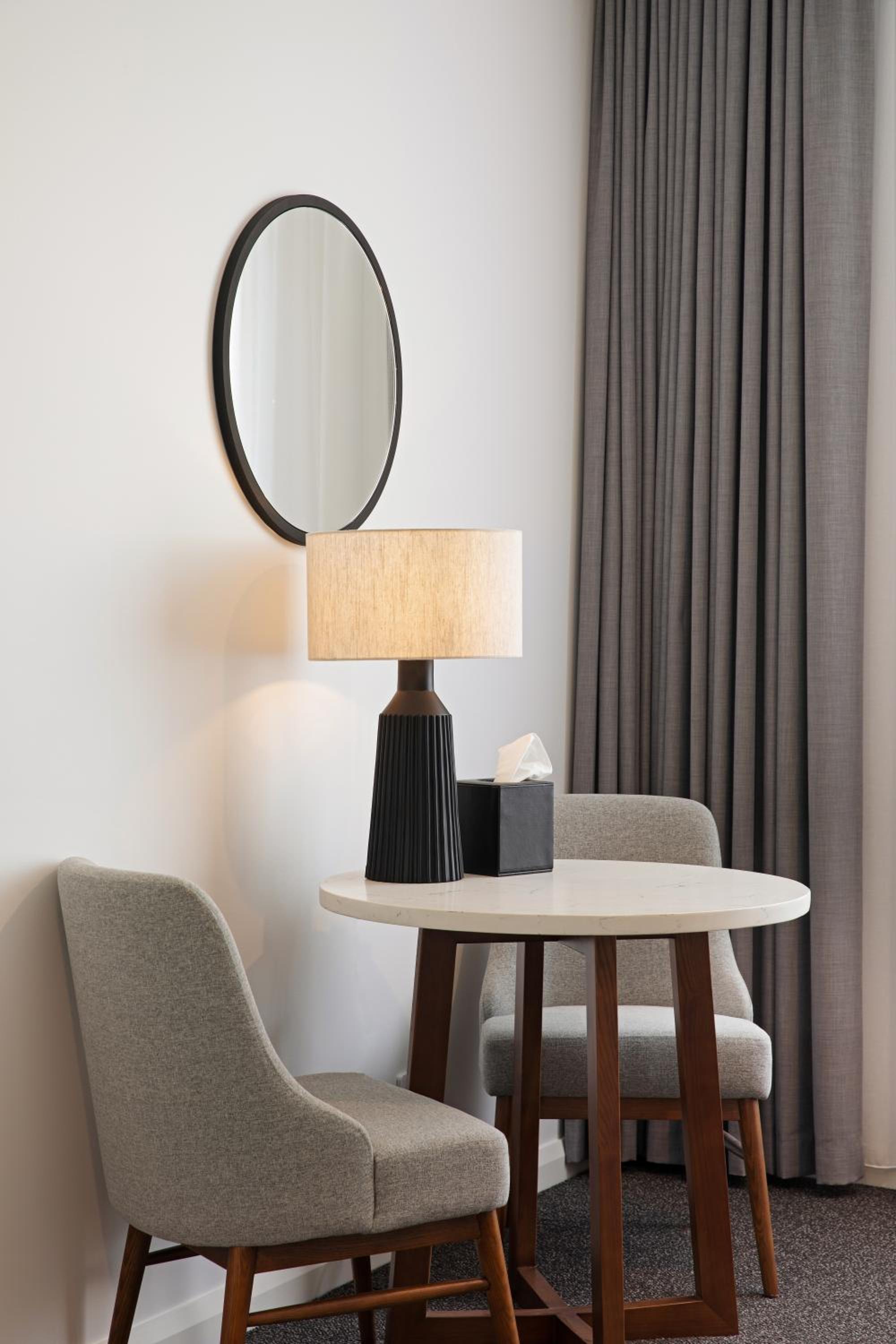 Standard King Room - Photo 5