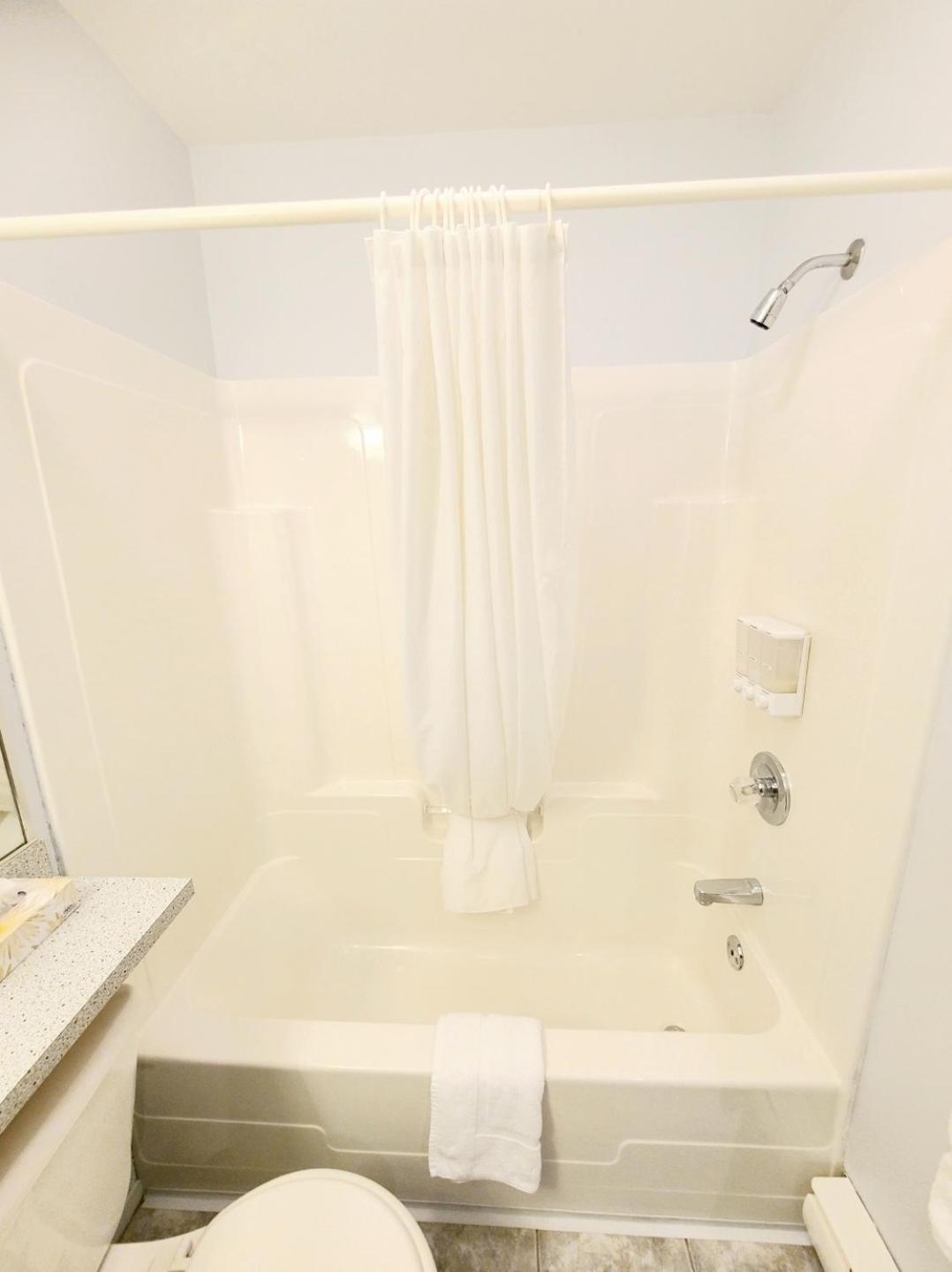 King Suite with Balcony - Photo 7