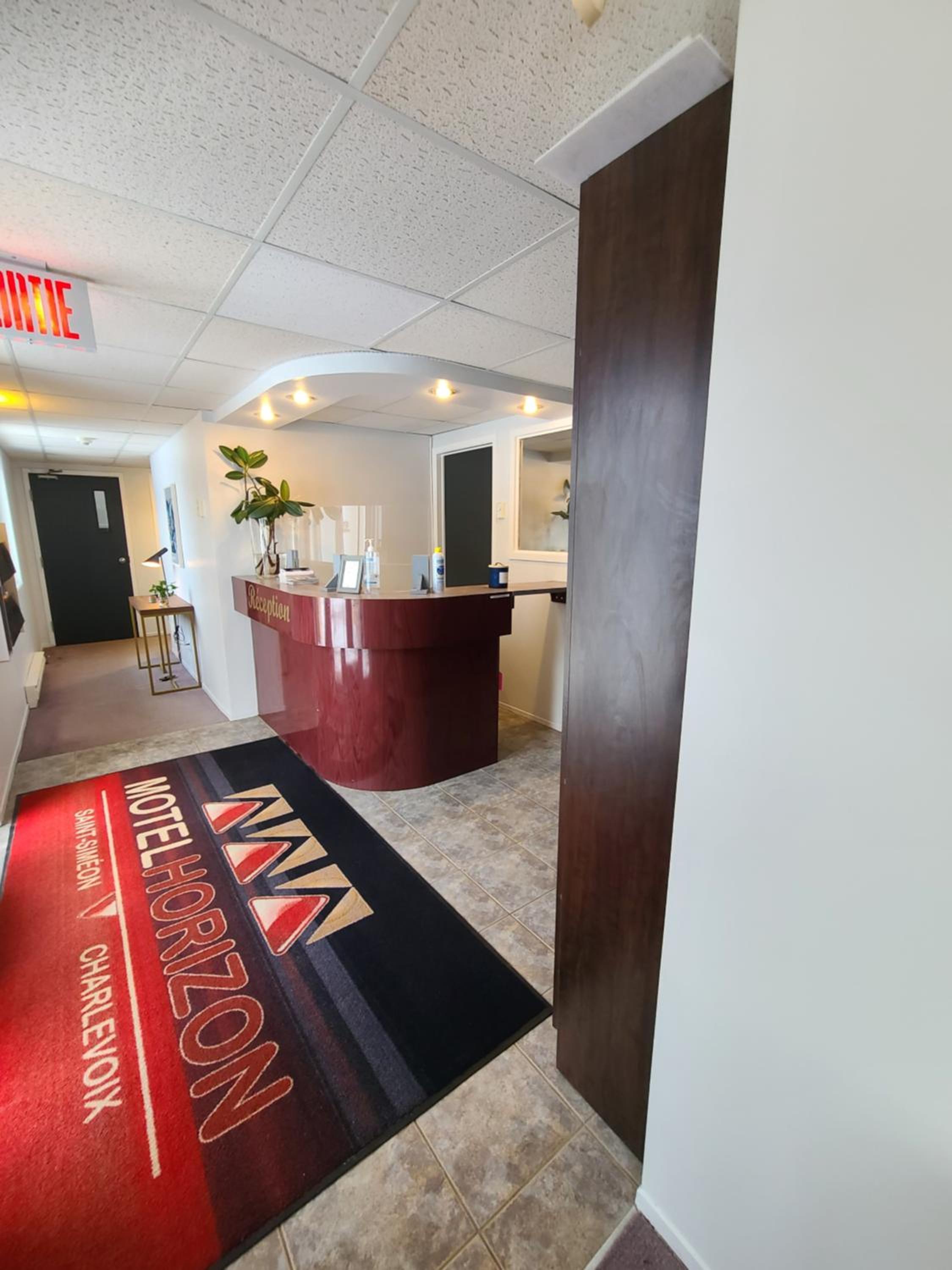 King Suite with Balcony - Photo 12