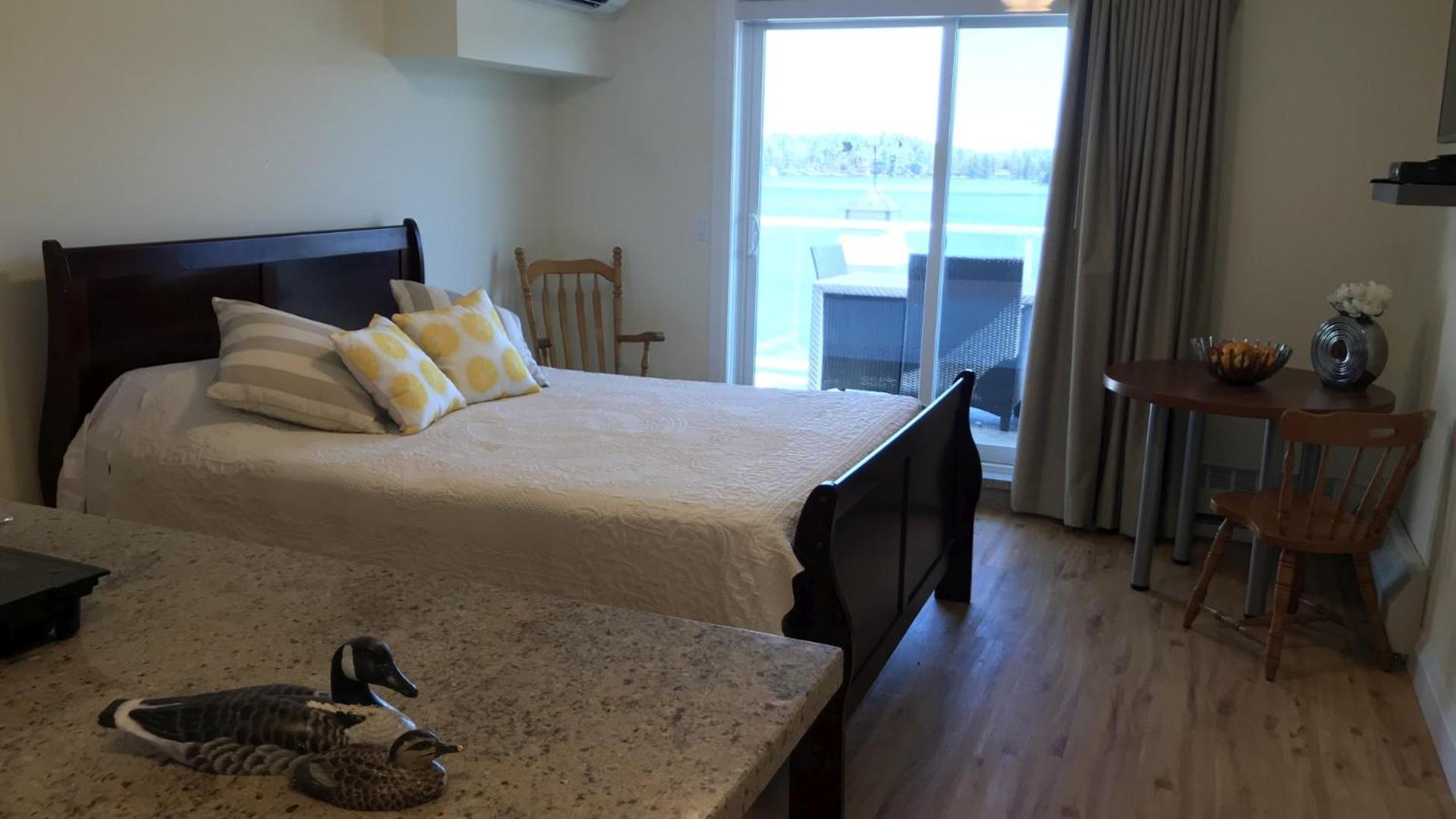 Junior Suite with Balcony - Photo 1