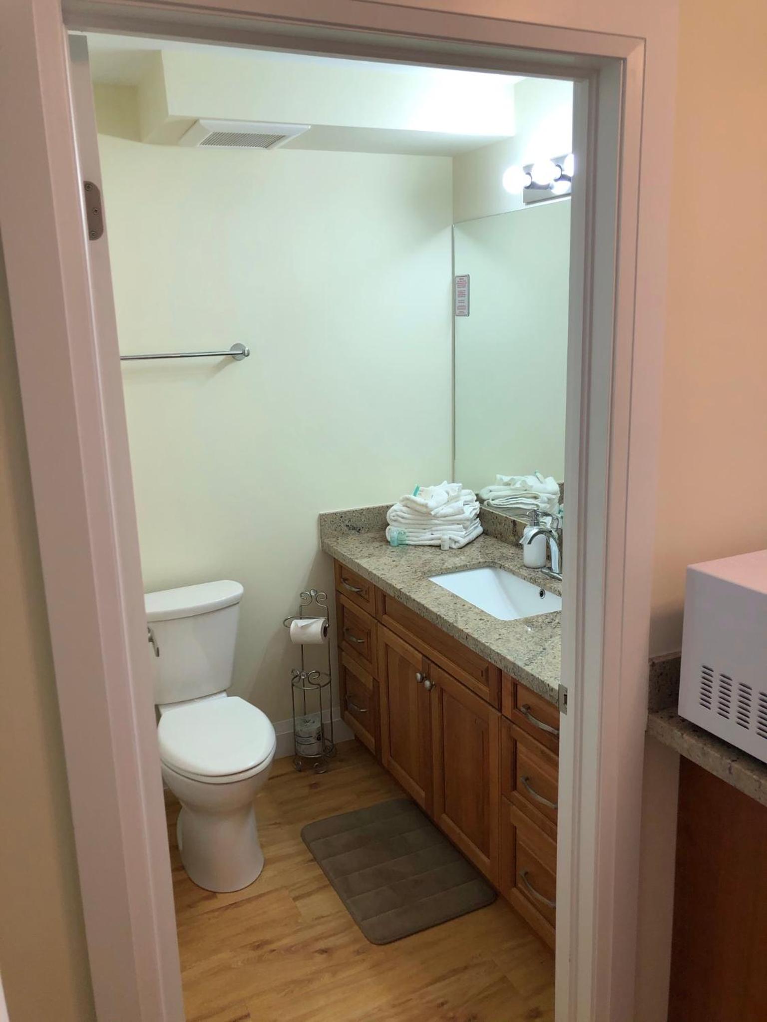 Junior Suite with Balcony - Photo 4